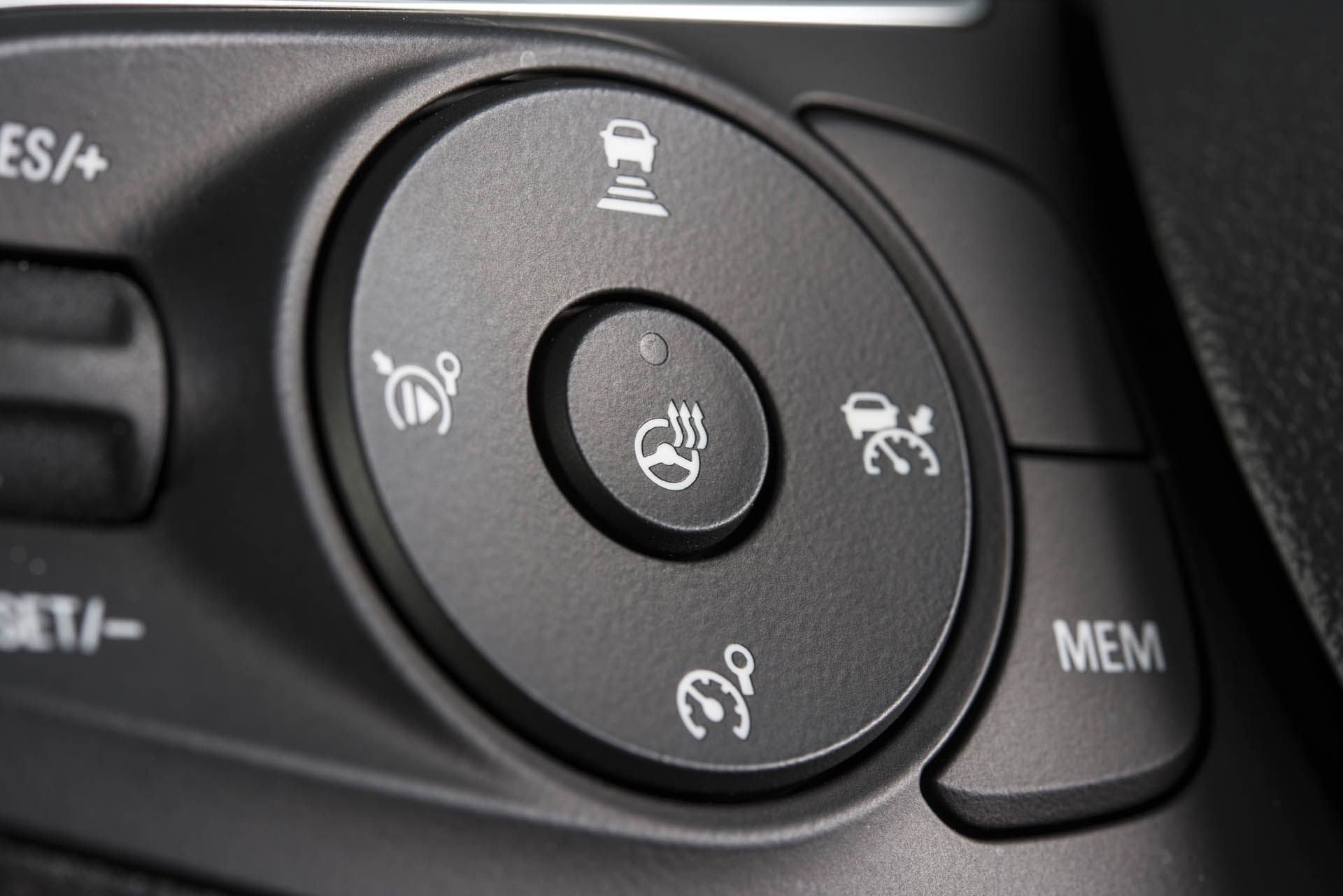 opel-ultimate-08 Vauxhall Spruces Up Astra And Grandland X With New Ultimate Trim