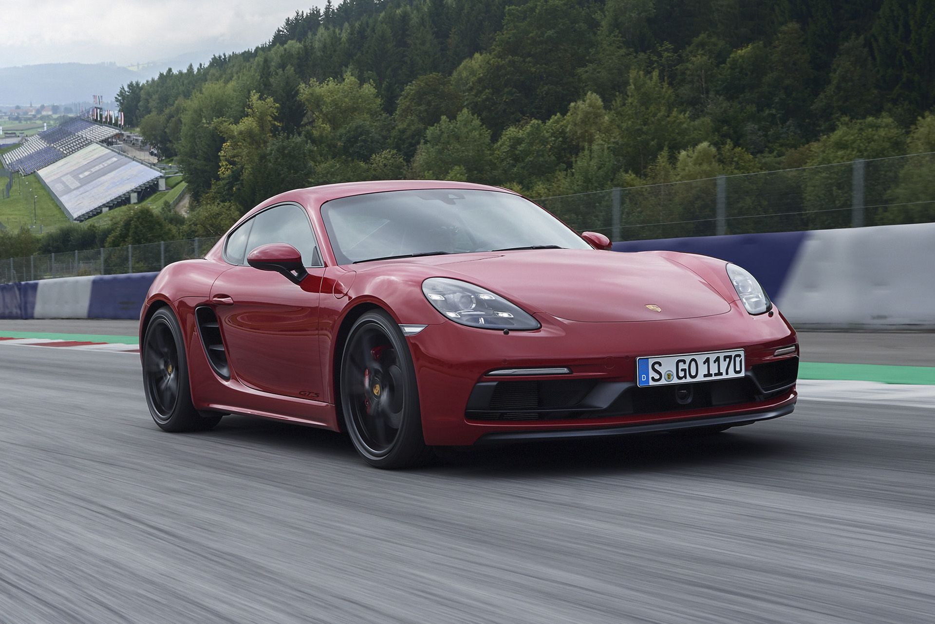 porsche-02 Porsche Sold 16 Times More Cars This Quarter Than Lamborghini Does All Year