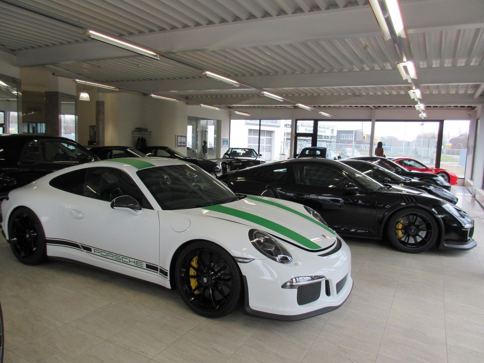 porsche-911-r-1 Here’s Your Chance To Buy A New Porsche 911 R For ‘Just’ $613k