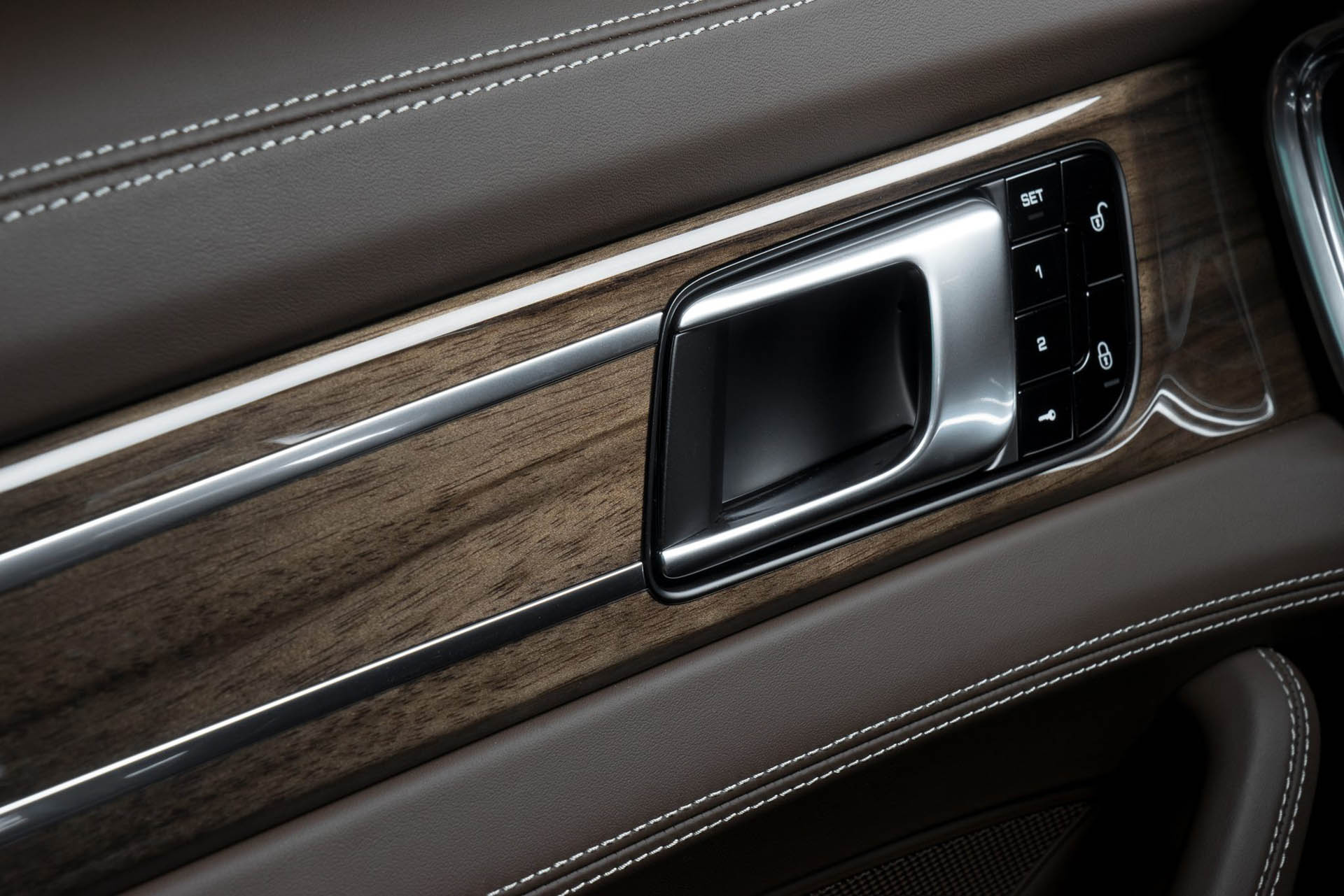 porsche-panamera-turbo-exclusive-04 Porsche Exclusive Panamera Turbo Shows The Range Of Possibilities To Drain Your Account