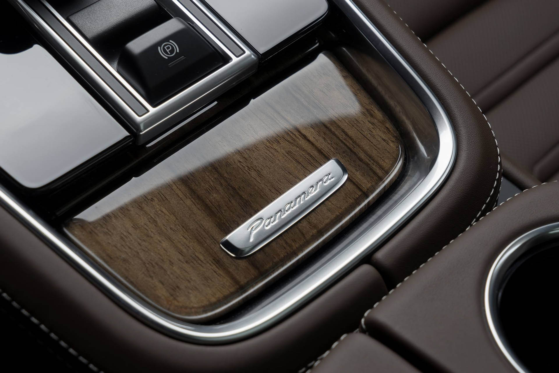 porsche-panamera-turbo-exclusive-05 Porsche Exclusive Panamera Turbo Shows The Range Of Possibilities To Drain Your Account