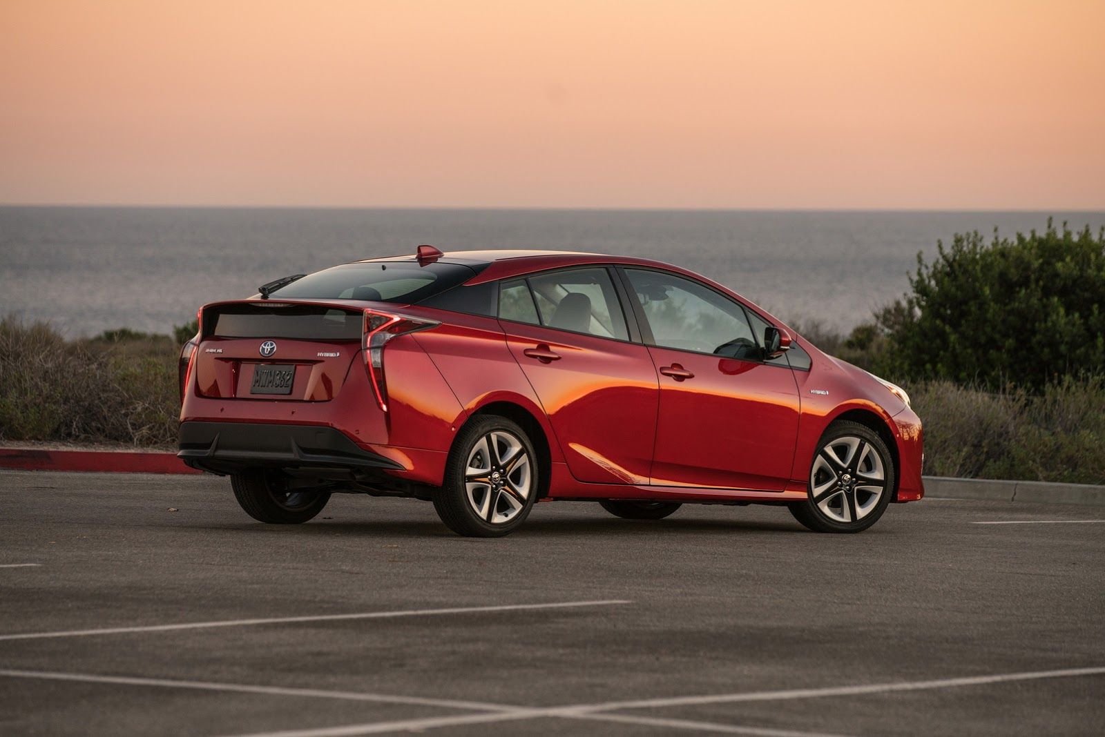 toyota-prius-2016-03 Toyota To Make The Prius Look Less Like An Alien And More Like The Prime