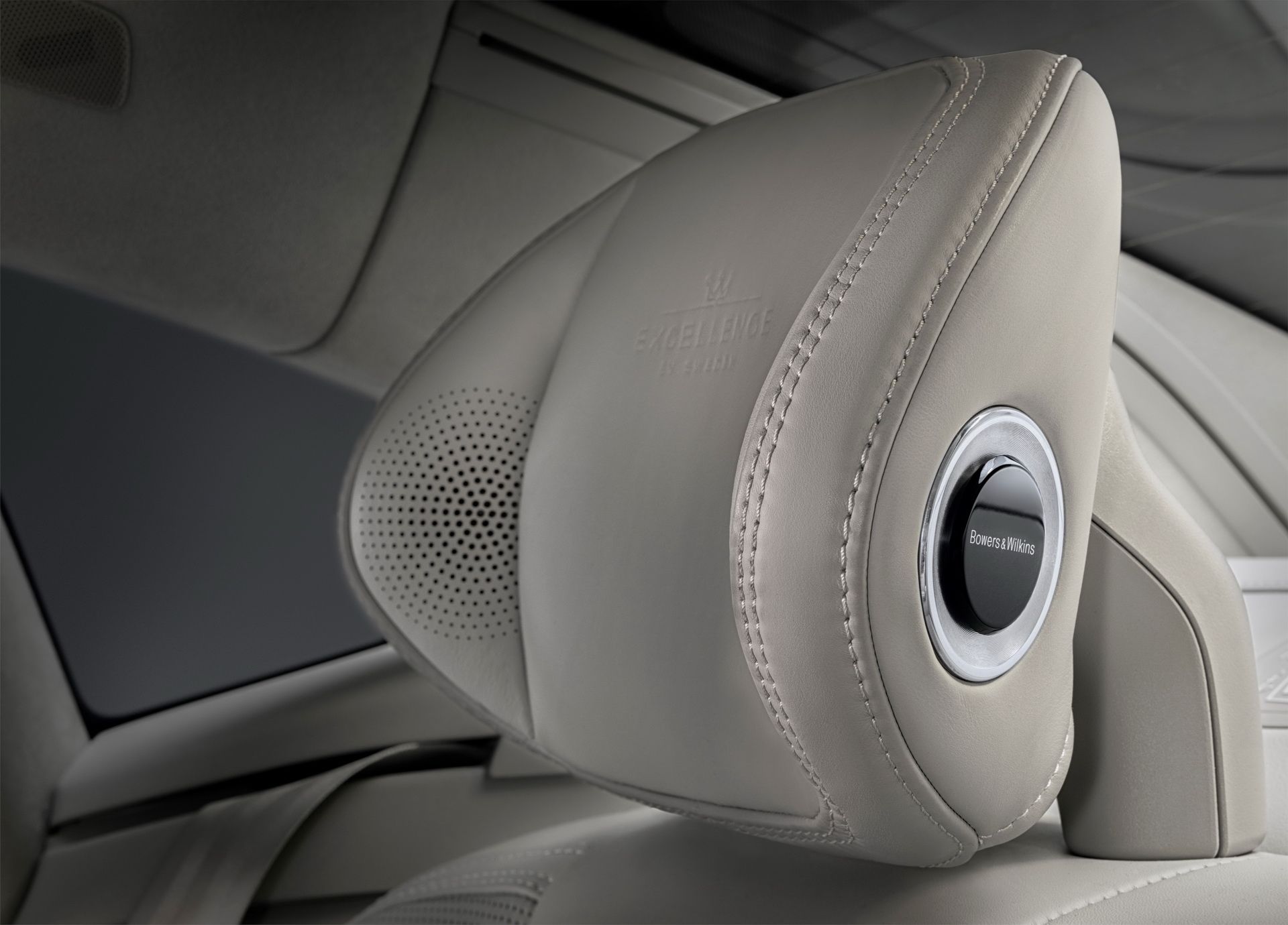 volvo-s90-ambience-concept-10 Volvo S90 Ambience Concept Wants To Redefine In-Car Luxury