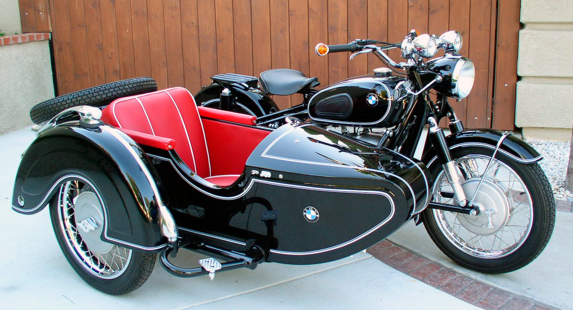Forget The 2 Series And Give Us This 1959 BMW R60 With Sidecar | Carscoops