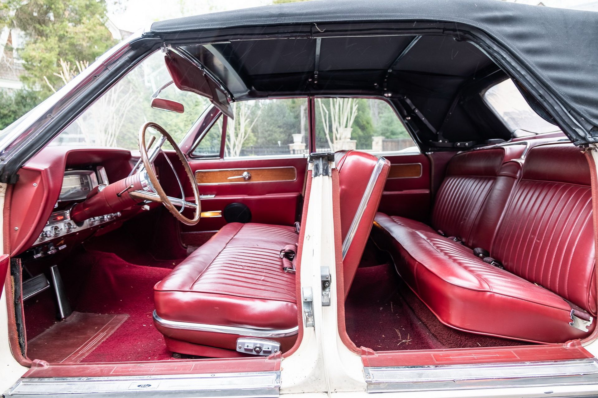 1963-lincoln-continental-convertible-bat-10 Bid On This 1963 Lincoln Continental Convertible And Take Your Entourage For A Drive