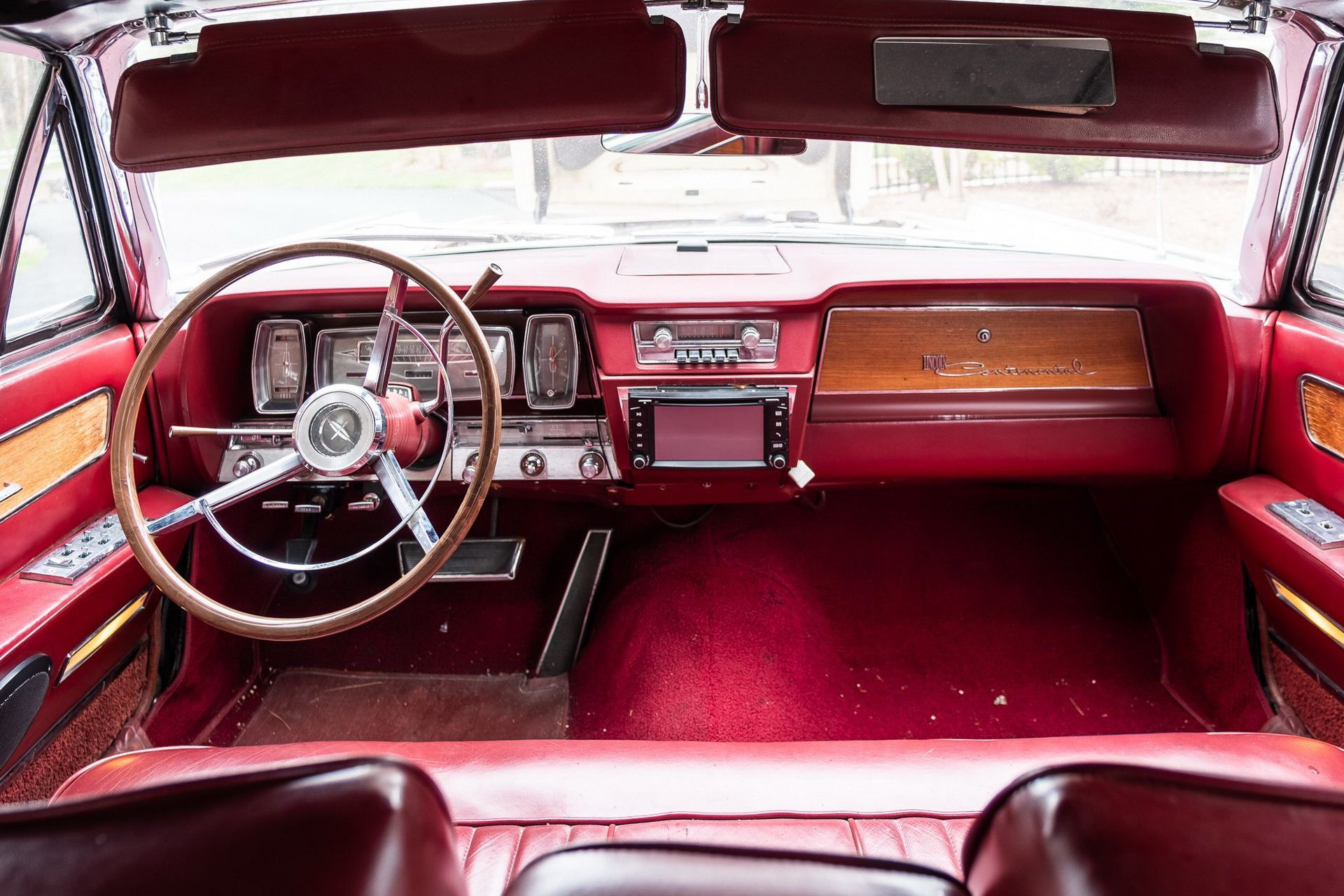 1963-lincoln-continental-convertible-bat-13 Bid On This 1963 Lincoln Continental Convertible And Take Your Entourage For A Drive