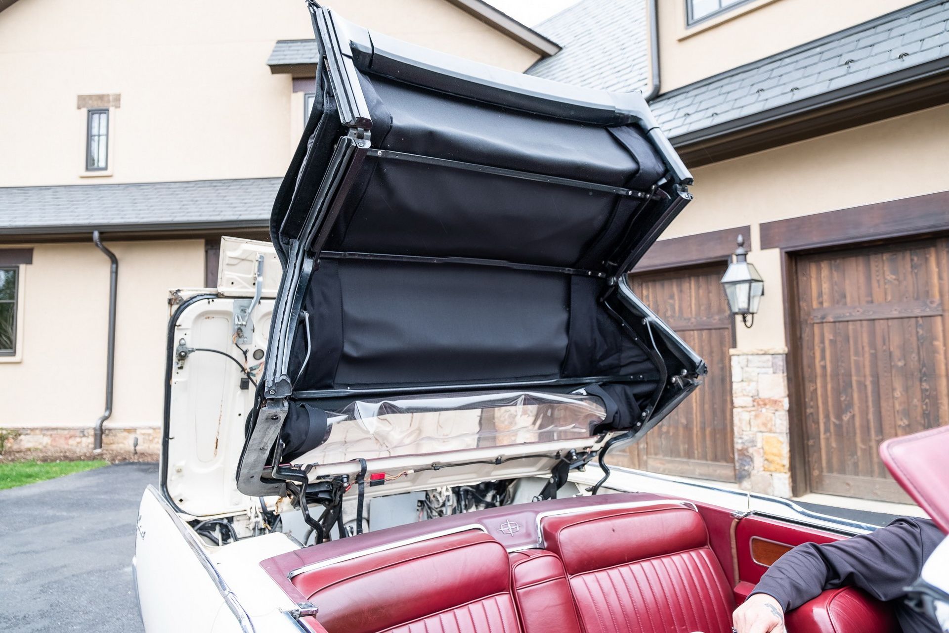 1963-lincoln-continental-convertible-bat-16 Bid On This 1963 Lincoln Continental Convertible And Take Your Entourage For A Drive