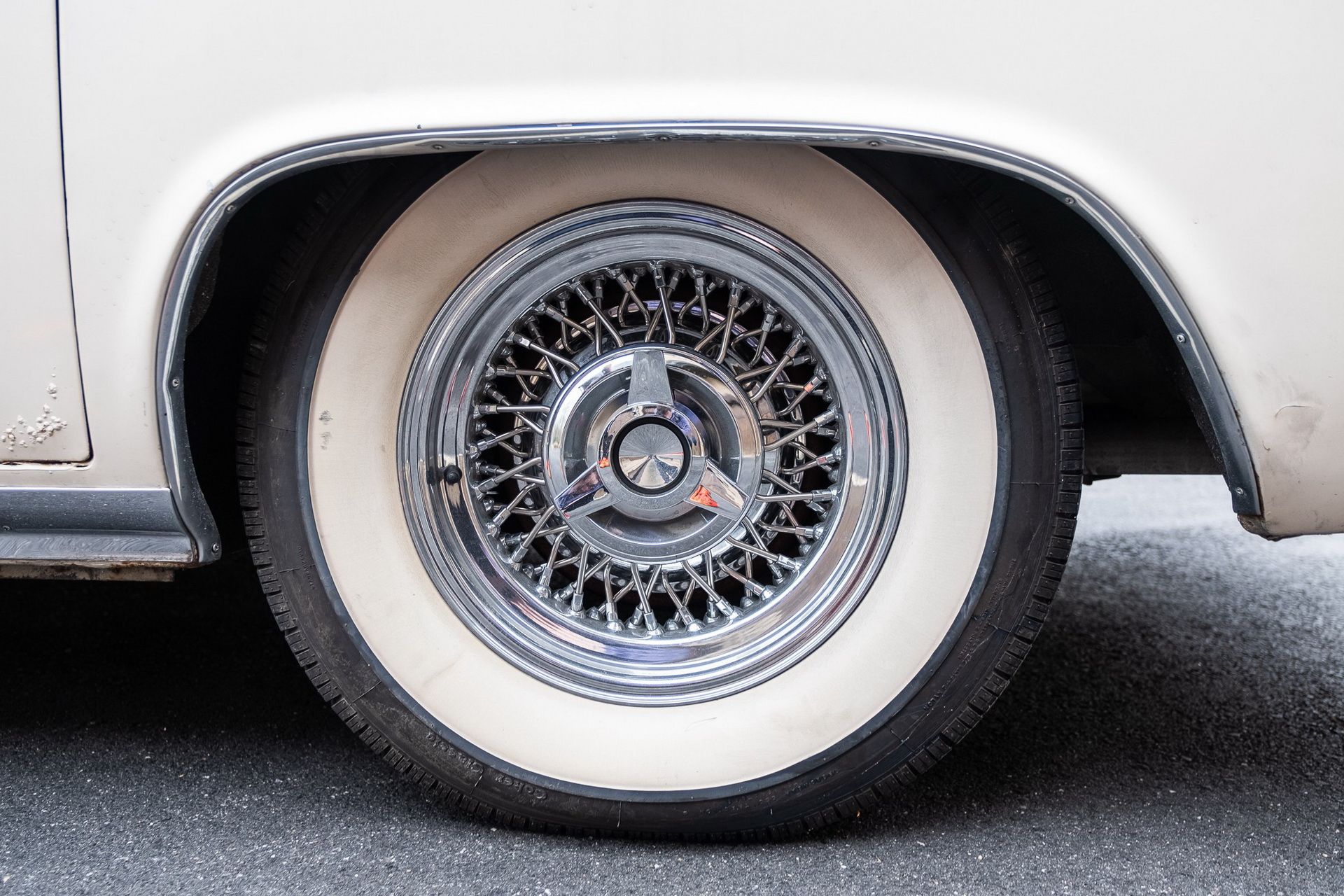 1963-lincoln-continental-convertible-bat-23 Bid On This 1963 Lincoln Continental Convertible And Take Your Entourage For A Drive