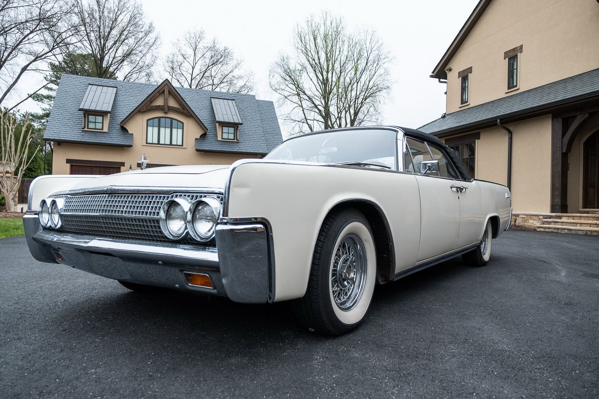 1963-lincoln-continental-convertible-bat-25 Bid On This 1963 Lincoln Continental Convertible And Take Your Entourage For A Drive