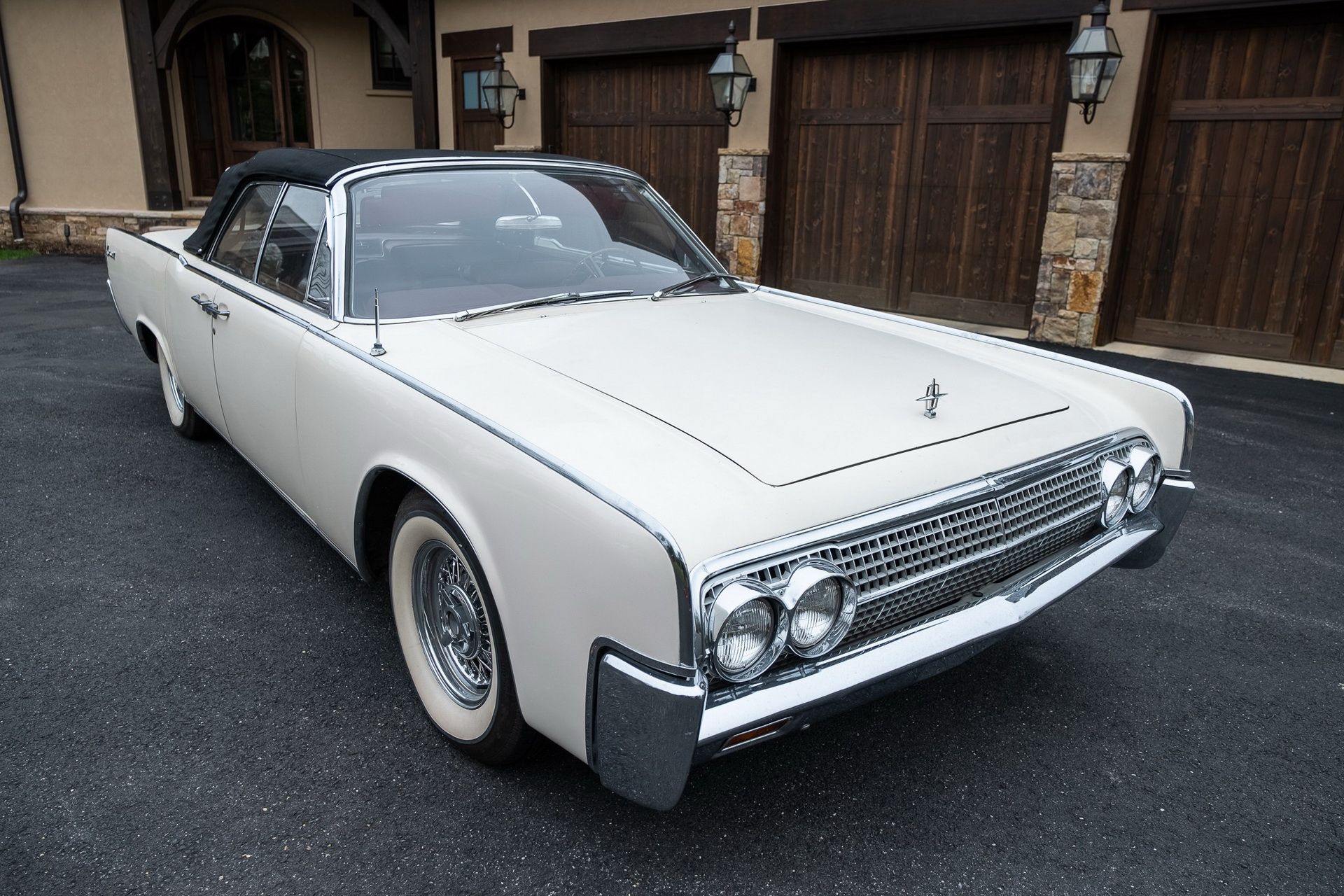 1963-lincoln-continental-convertible-bat-3 Bid On This 1963 Lincoln Continental Convertible And Take Your Entourage For A Drive