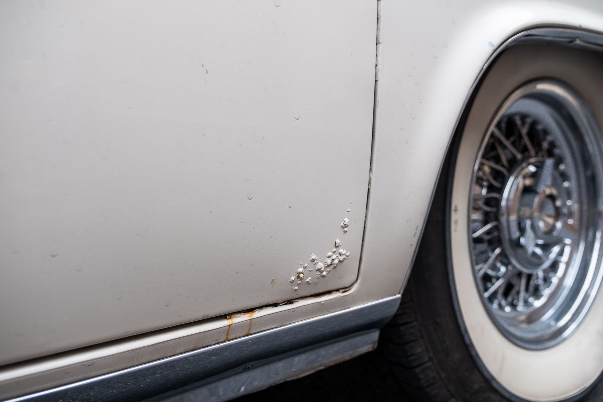 1963-lincoln-continental-convertible-bat-32 Bid On This 1963 Lincoln Continental Convertible And Take Your Entourage For A Drive