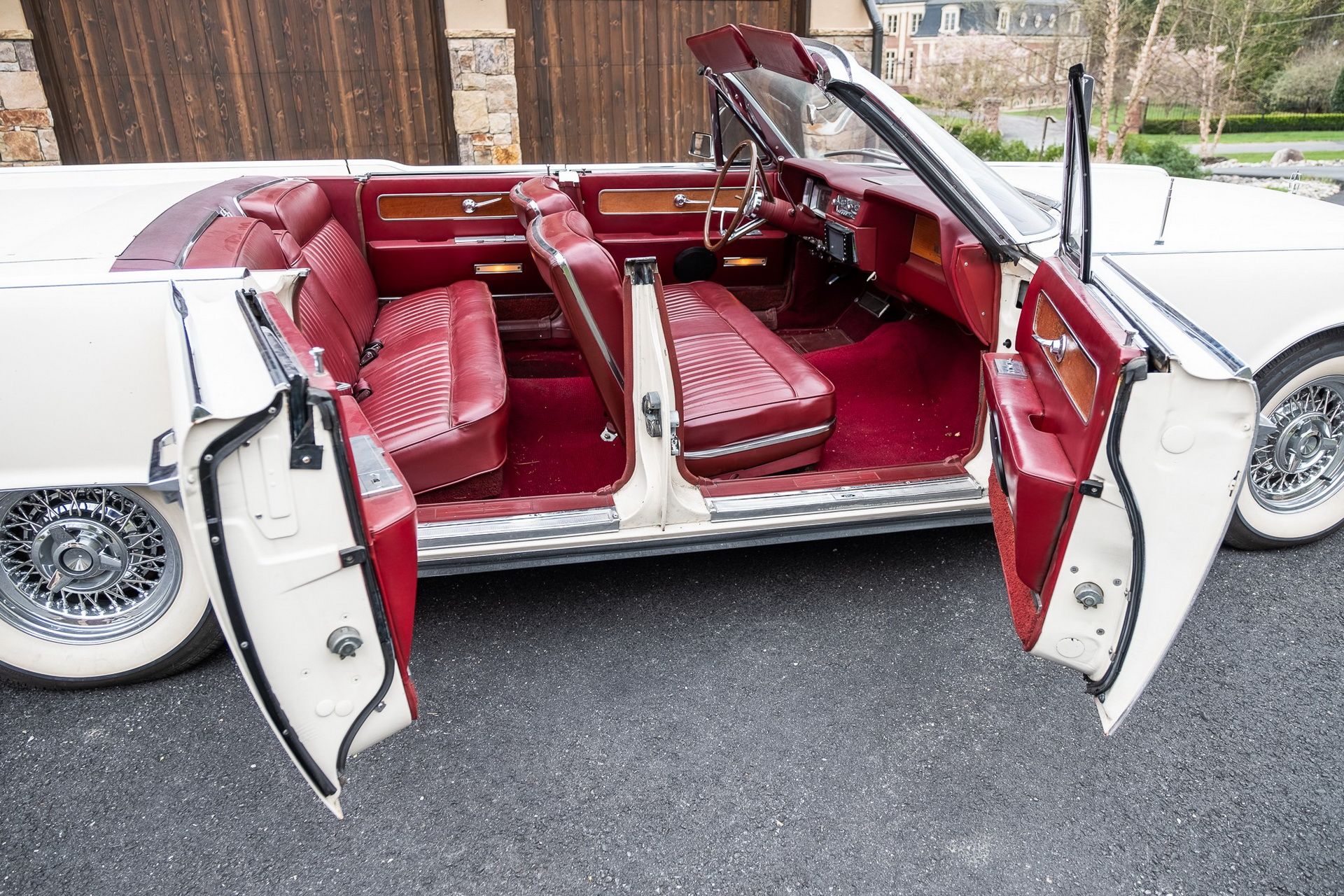 1963-lincoln-continental-convertible-bat-38 Bid On This 1963 Lincoln Continental Convertible And Take Your Entourage For A Drive