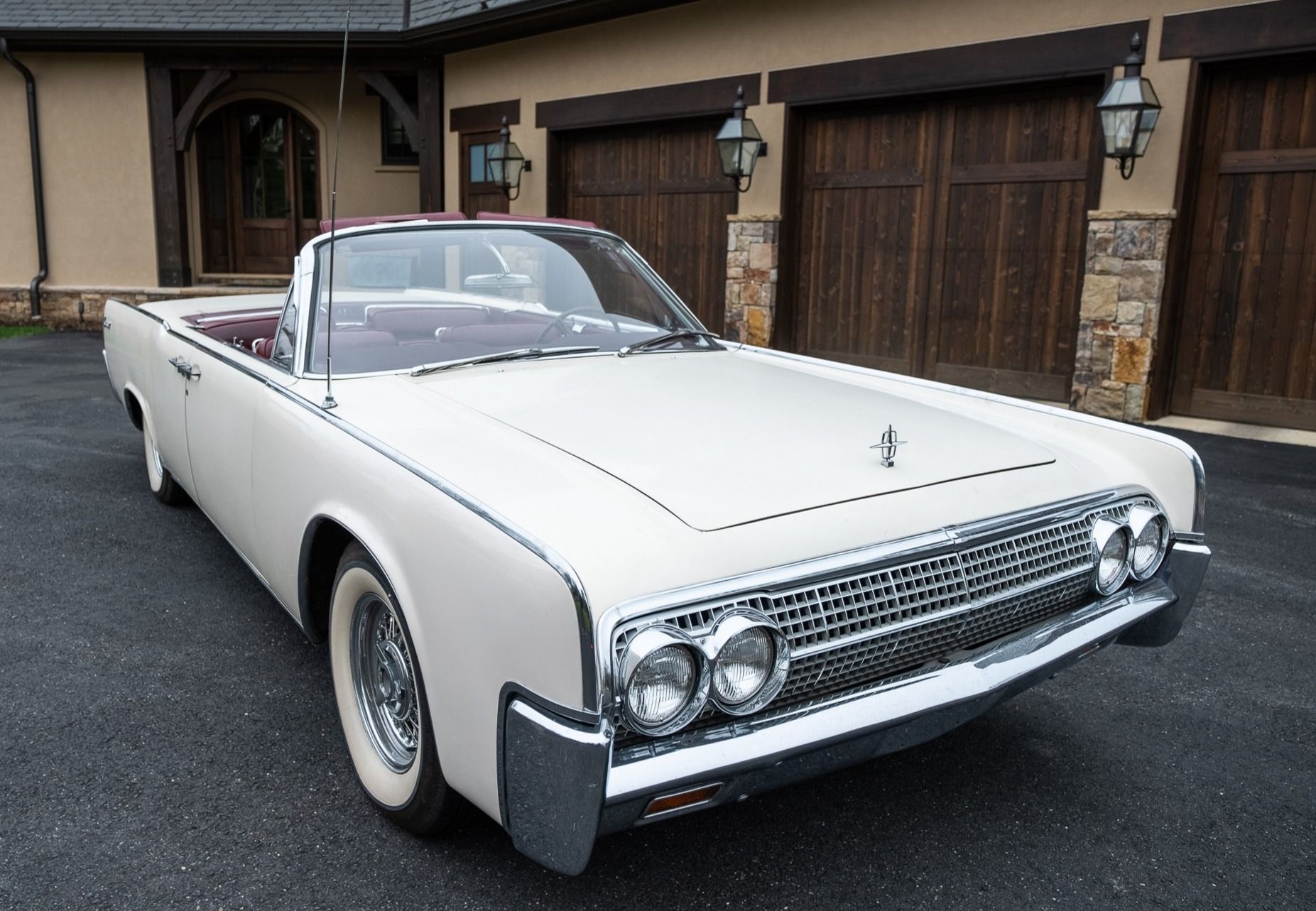 1963-lincoln-continental-convertible-bat-4 Bid On This 1963 Lincoln Continental Convertible And Take Your Entourage For A Drive