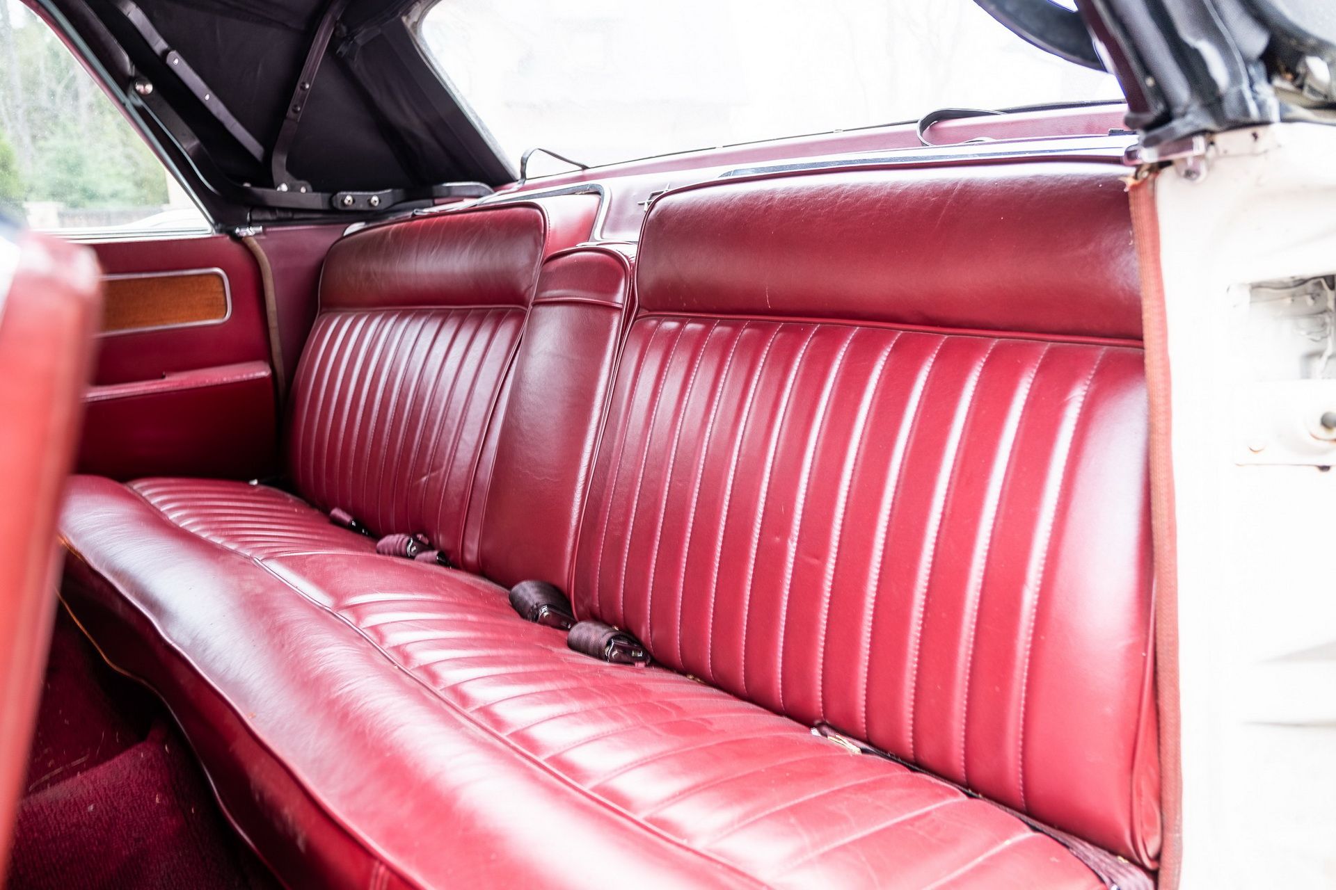 1963-lincoln-continental-convertible-bat-40 Bid On This 1963 Lincoln Continental Convertible And Take Your Entourage For A Drive