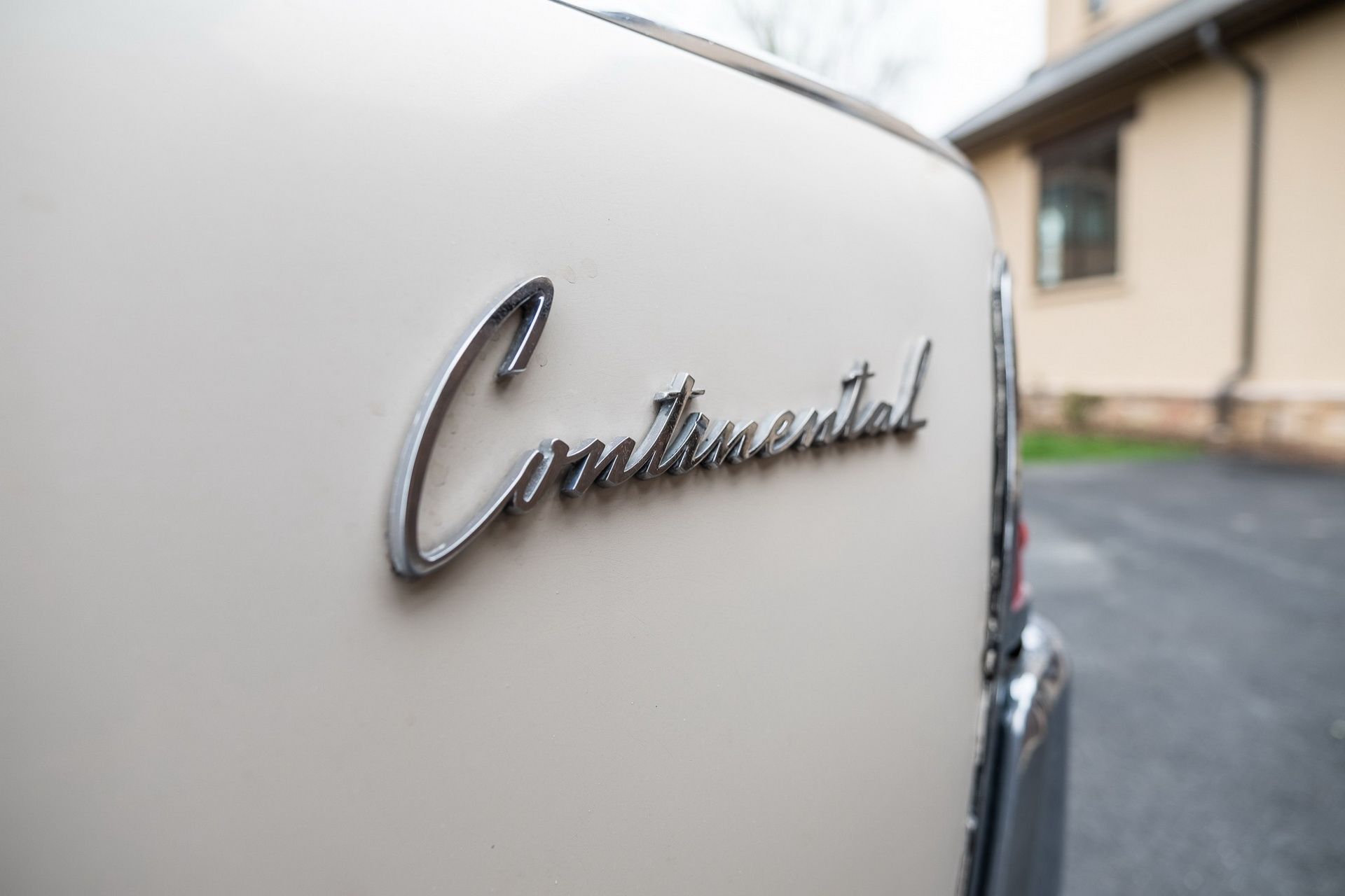 1963-lincoln-continental-convertible-bat-6 Bid On This 1963 Lincoln Continental Convertible And Take Your Entourage For A Drive