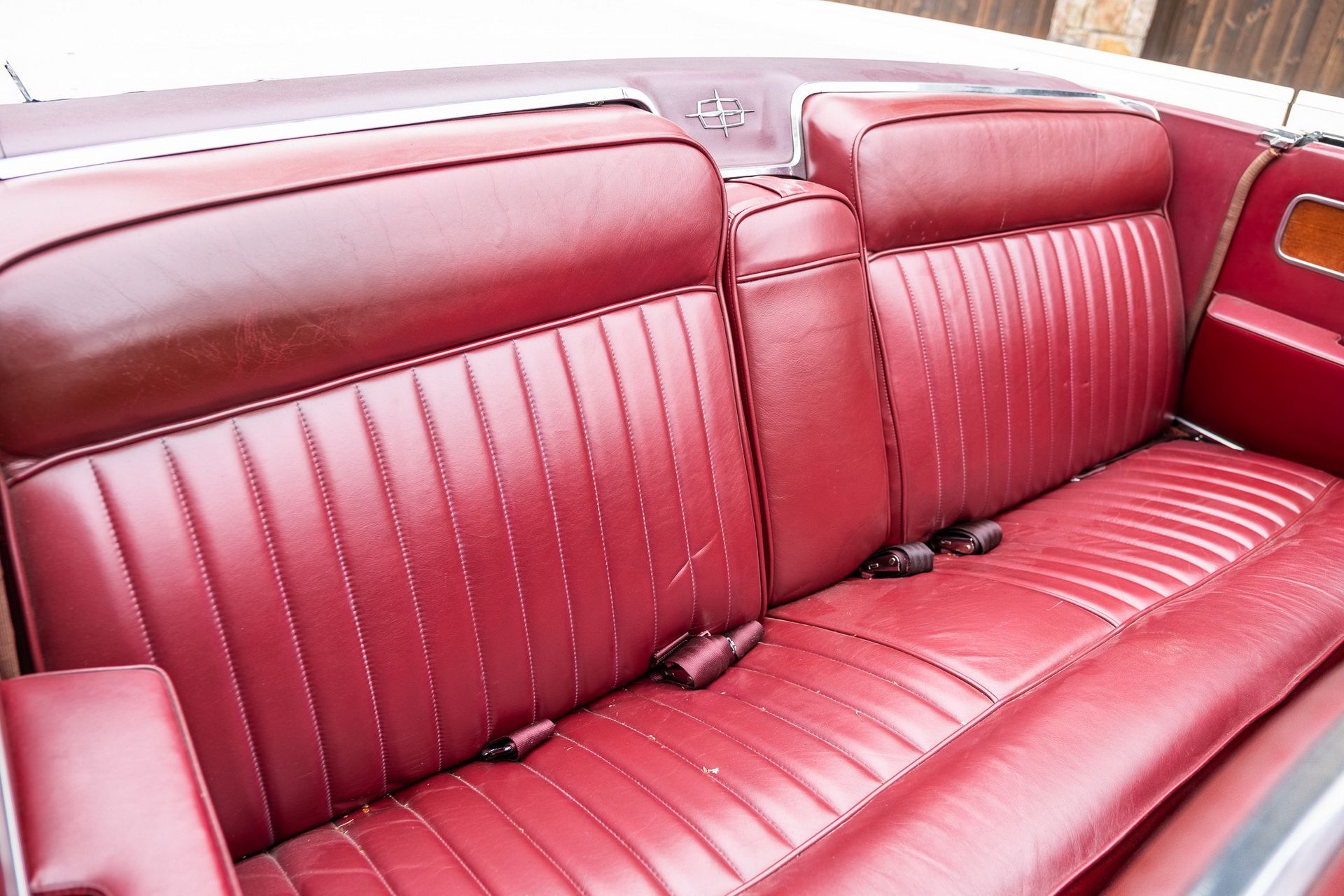 1963-lincoln-continental-convertible-bat-9 Bid On This 1963 Lincoln Continental Convertible And Take Your Entourage For A Drive