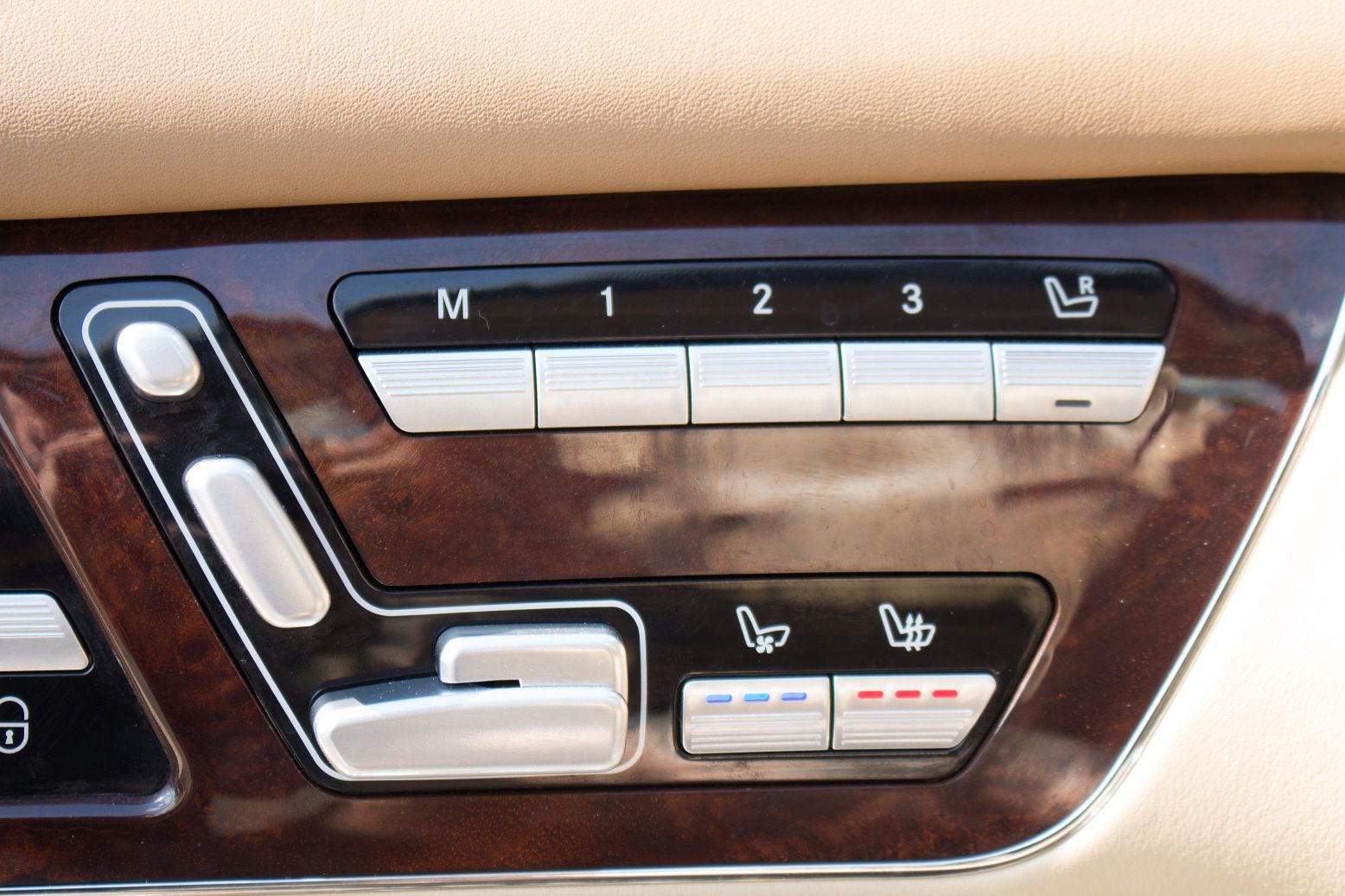 2007-mercedes-cl600-auction-bat-47 2007 Mercedes CL600 Is Pure Luxury At A Heavily Discounted Price