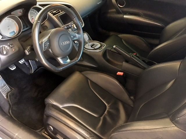 2008-audi-r8-v8-manual-11 Low Mileage First-Gen Audi R8 Will Appeal To Manual Gearbox Lovers