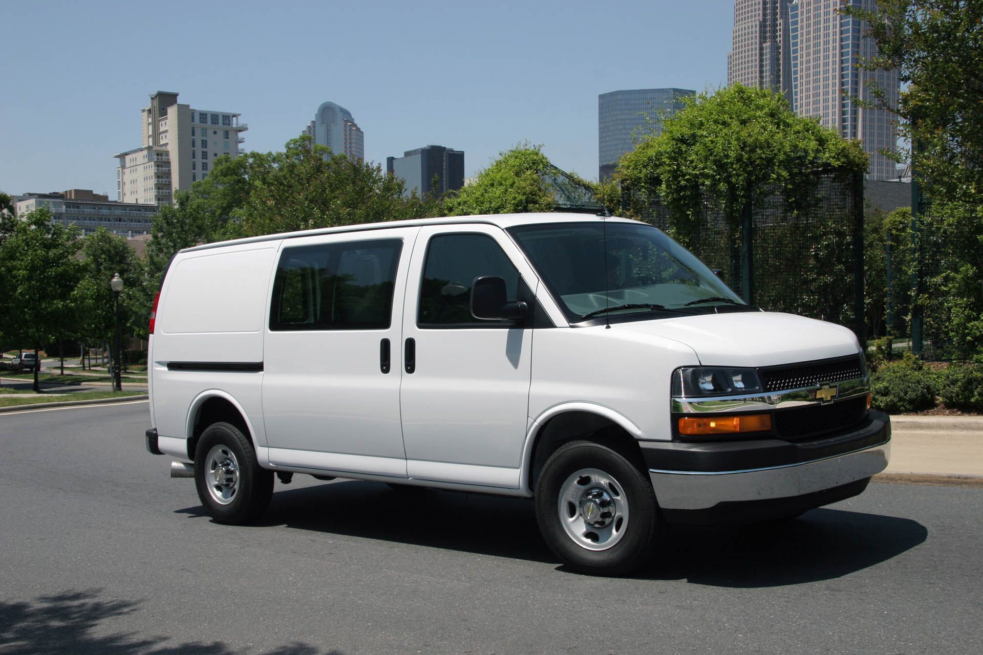 2016-Chevrolet-Express-008 copy GM’s Latest Recall Shows It Still Sells A Lot Of Old-School American Vans