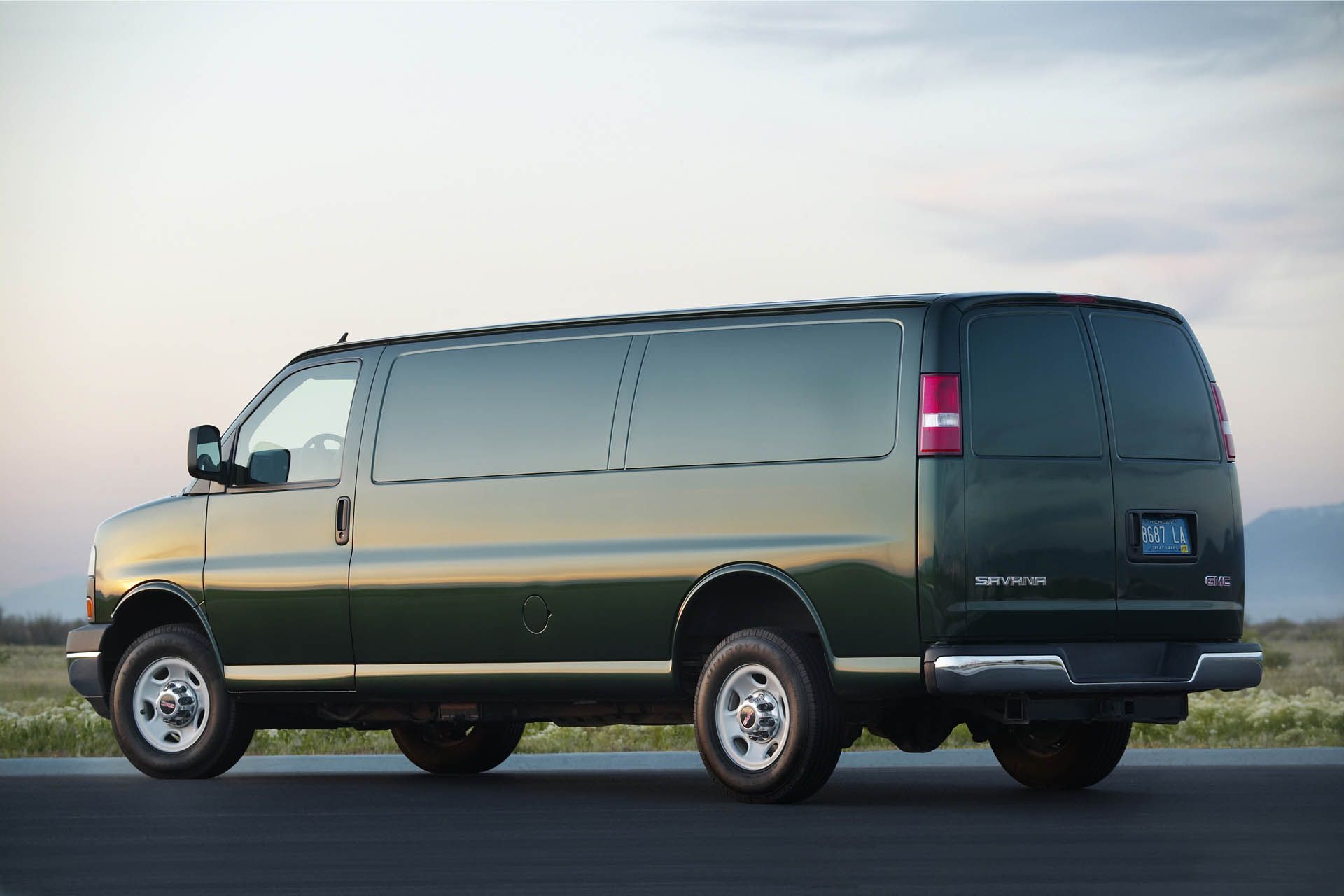2016-GMC-Savana-005 copy GM’s Latest Recall Shows It Still Sells A Lot Of Old-School American Vans