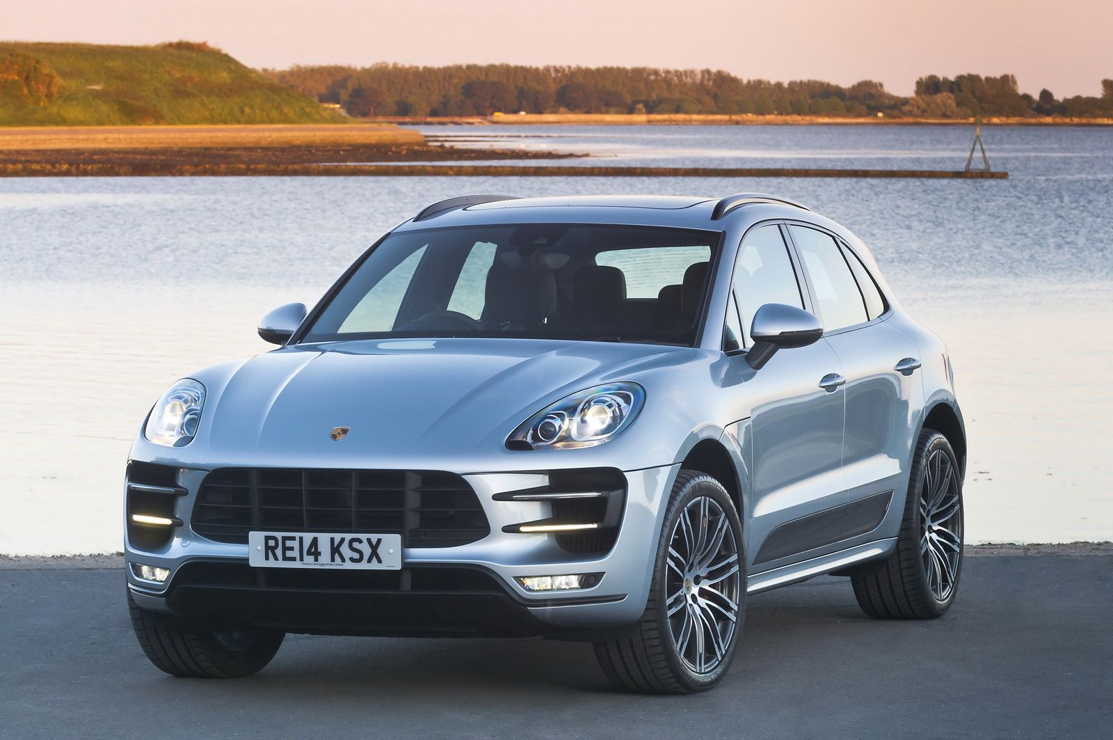 2016-PorscheMacan-01 Porsche Ordered To Recall 60,000 Diesel SUVs By German Authorities