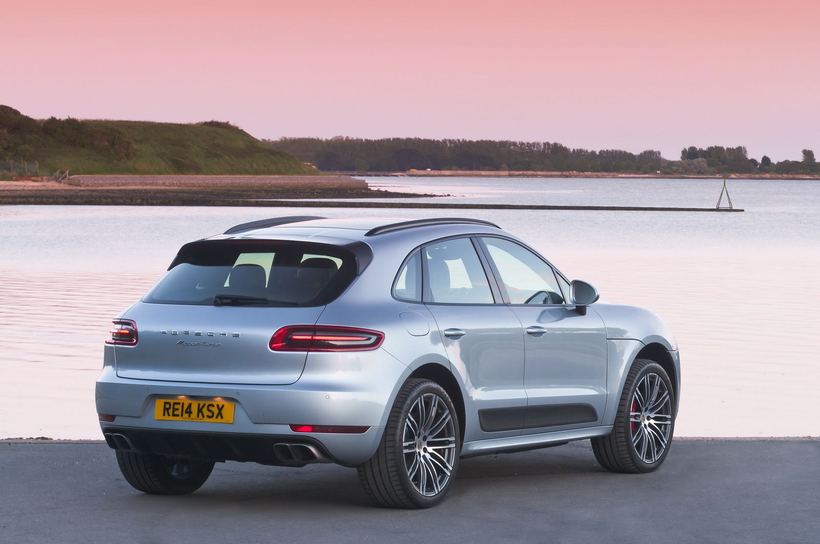 2016-PorscheMacan-02 Porsche Ordered To Recall 60,000 Diesel SUVs By German Authorities