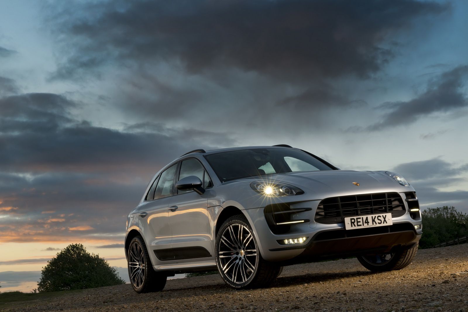 2016-PorscheMacan-03 Porsche Ordered To Recall 60,000 Diesel SUVs By German Authorities