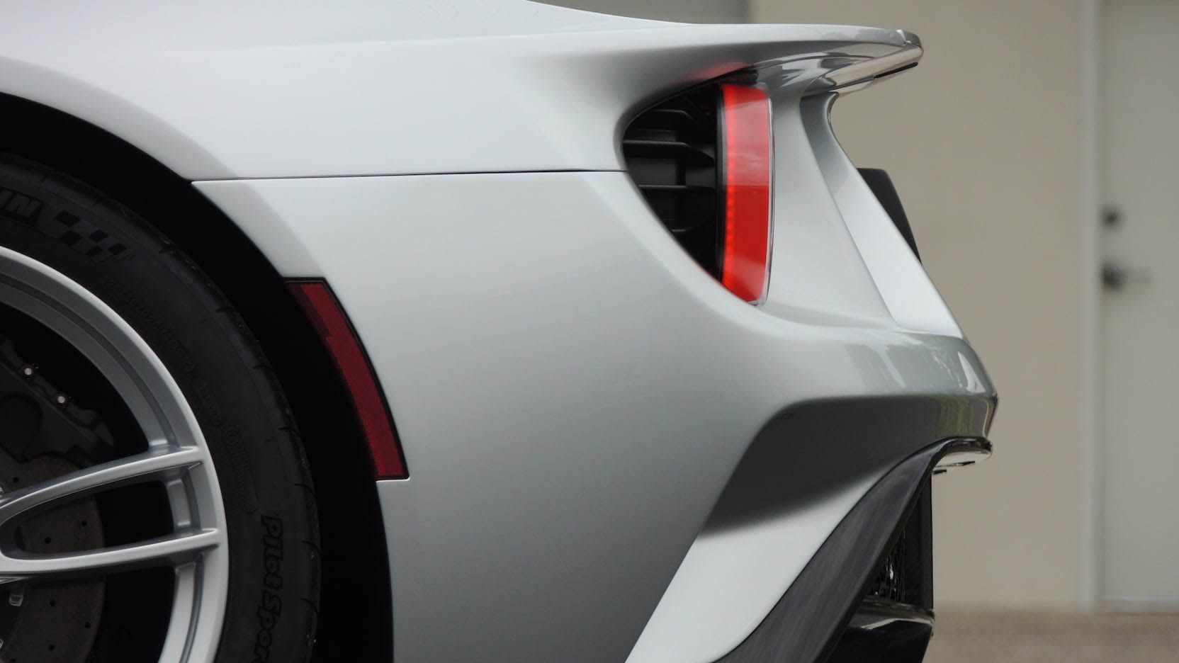 2017-ford-gt-mecum-14 Get Your Very Own, Brand-New 2017 Ford GT This Weekend In Indianapolis