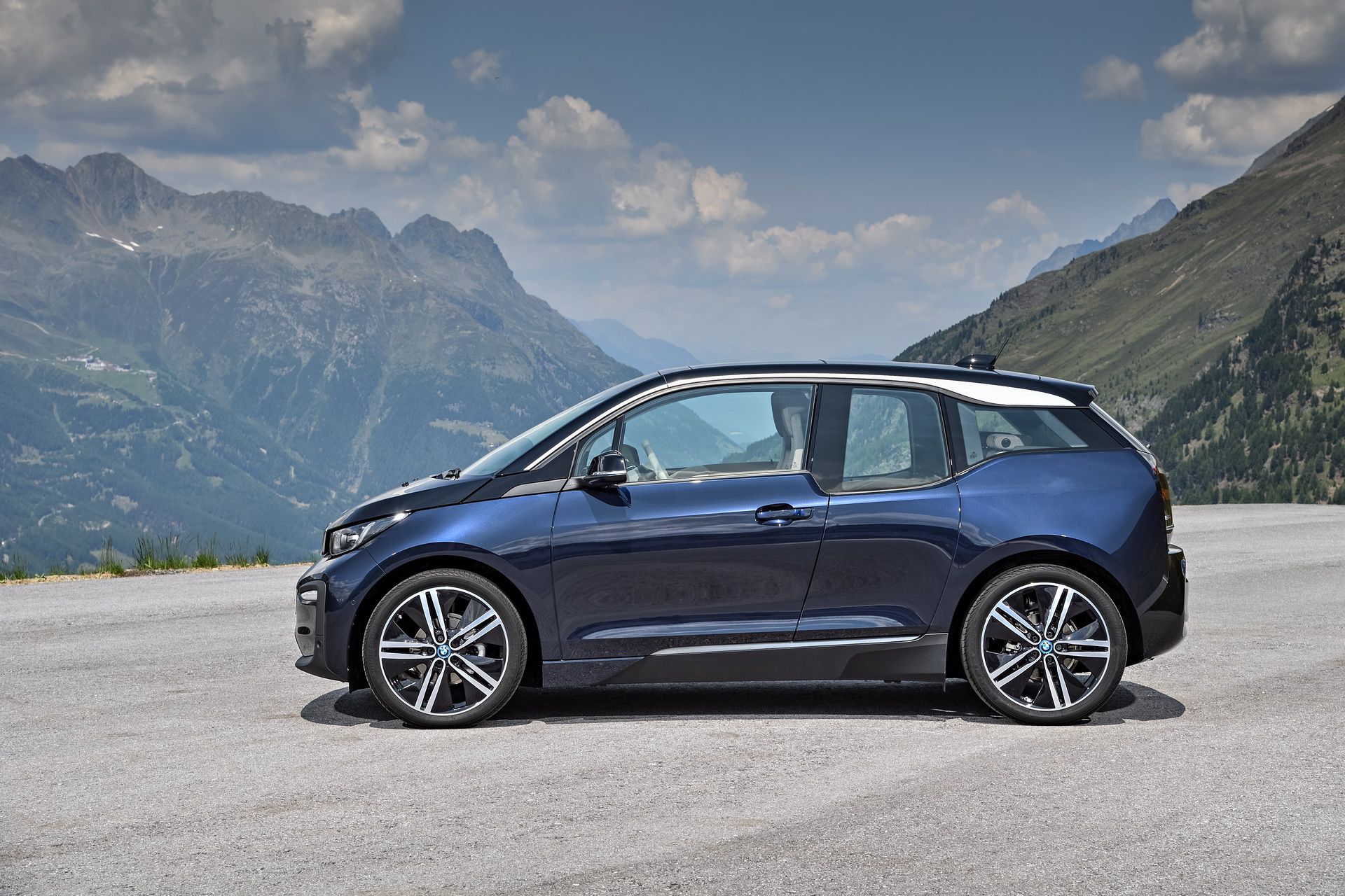 2018-BMW-i3-04 You Can Lease A BMW i3 In The U.S. For As Little As $112 Per Month