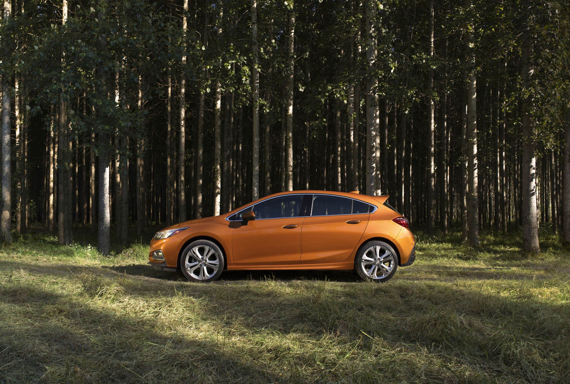 2018-Chevrolet-CruzeHatch-021 copy Chevy’s Recalling 112,000 Cruzes To Keep Them From Rolling Over And Bursting Into Flames