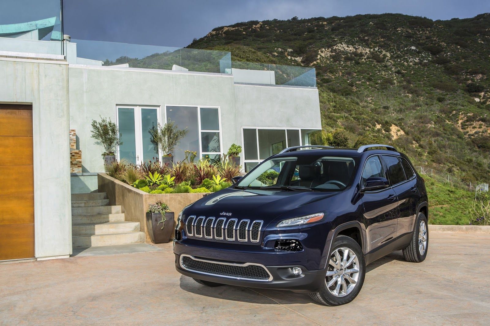 2018-Jeep-Cherokee-2 50,000 2018MY Jeep Cherokees Recalled Due To Fire Risk