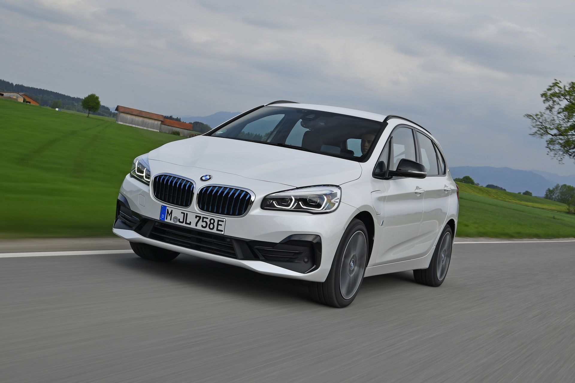 2018-bmw-225xe-iperformance-1 Explore Facelifted 2018 BMW 2-Series Gran And Active Tourer MPVs In 131 Pictures