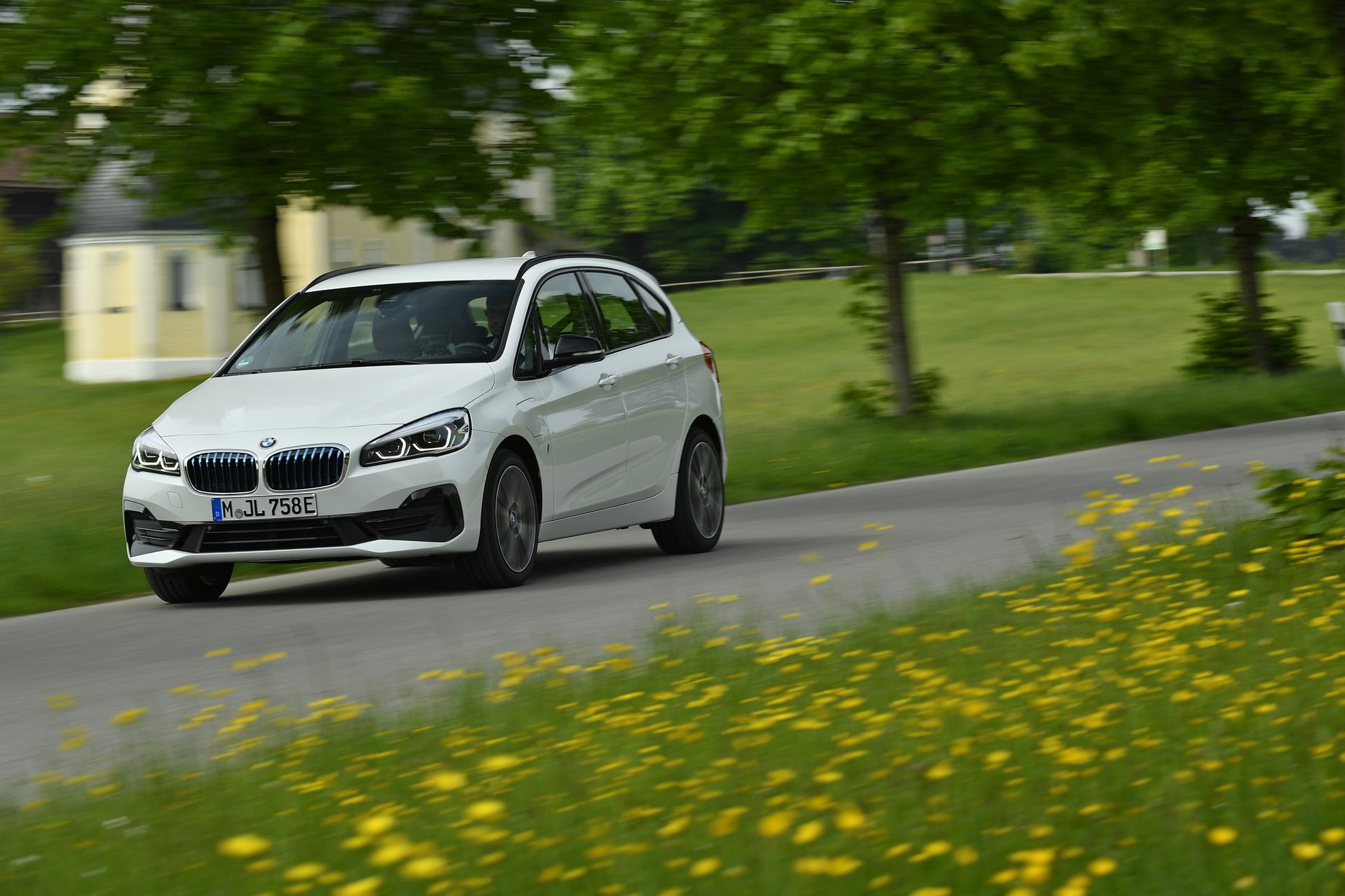 2018-bmw-225xe-iperformance-13 Explore Facelifted 2018 BMW 2-Series Gran And Active Tourer MPVs In 131 Pictures