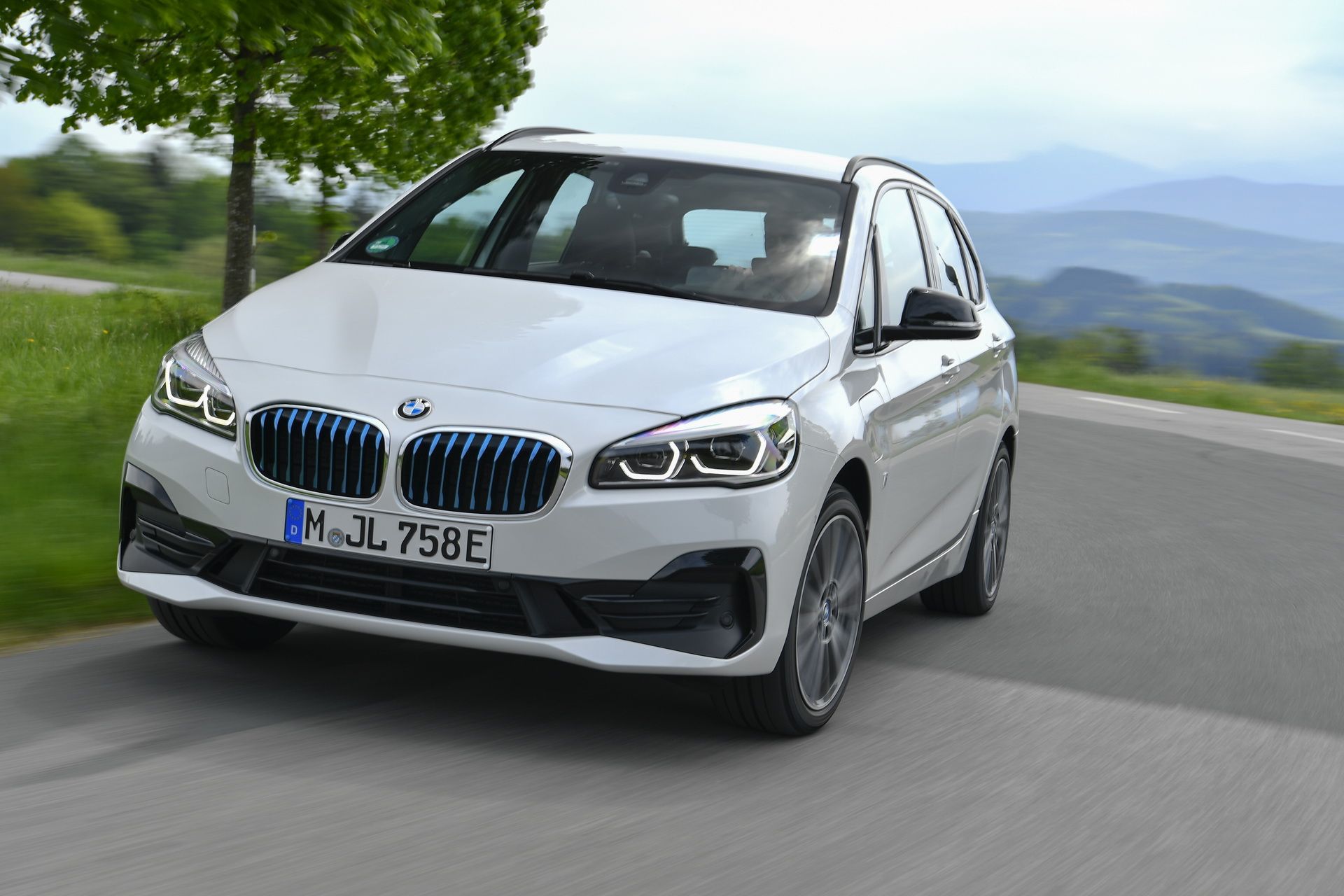 2018-bmw-225xe-iperformance-17 Explore Facelifted 2018 BMW 2-Series Gran And Active Tourer MPVs In 131 Pictures