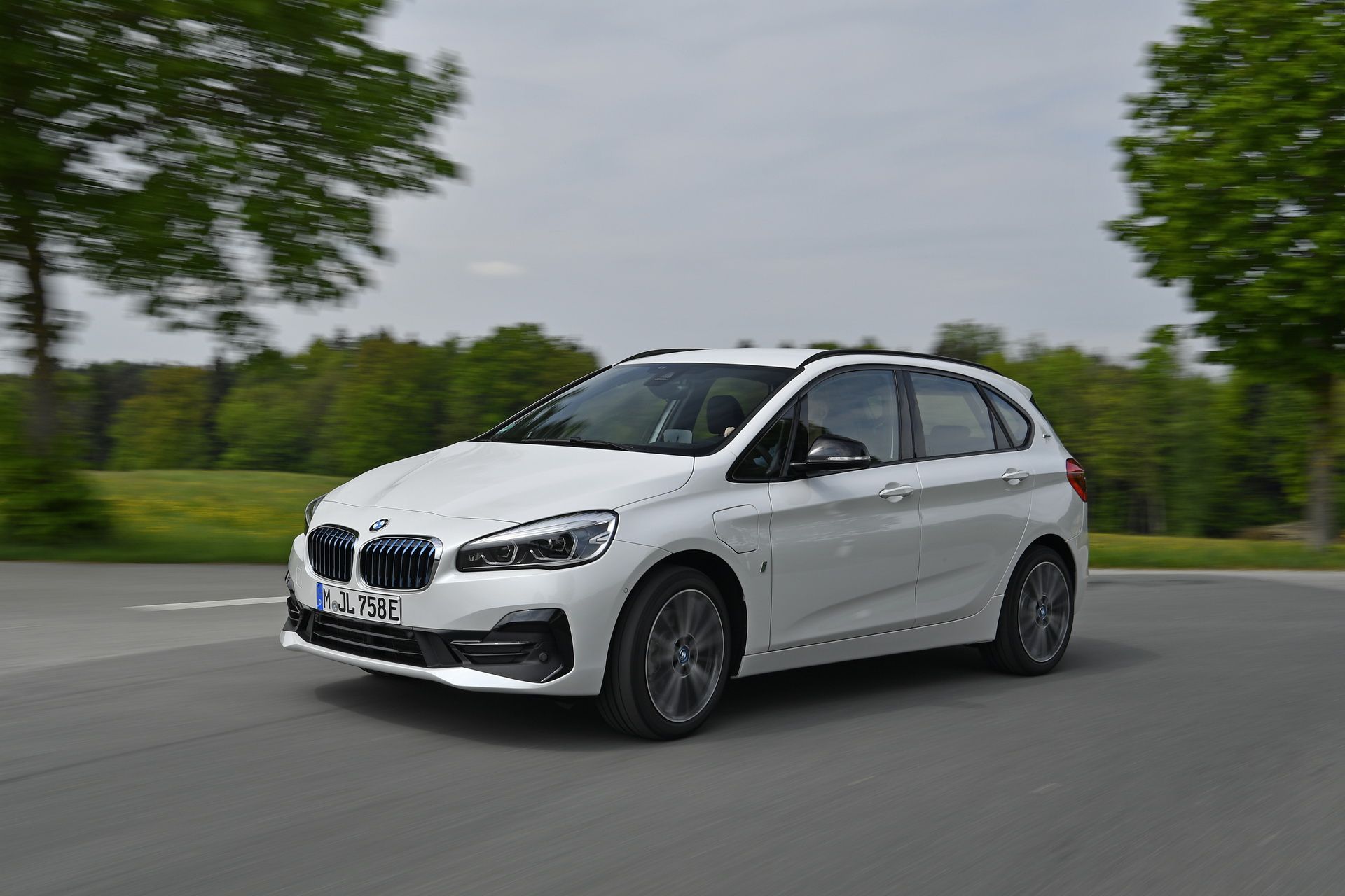 2018-bmw-225xe-iperformance-20 Explore Facelifted 2018 BMW 2-Series Gran And Active Tourer MPVs In 131 Pictures
