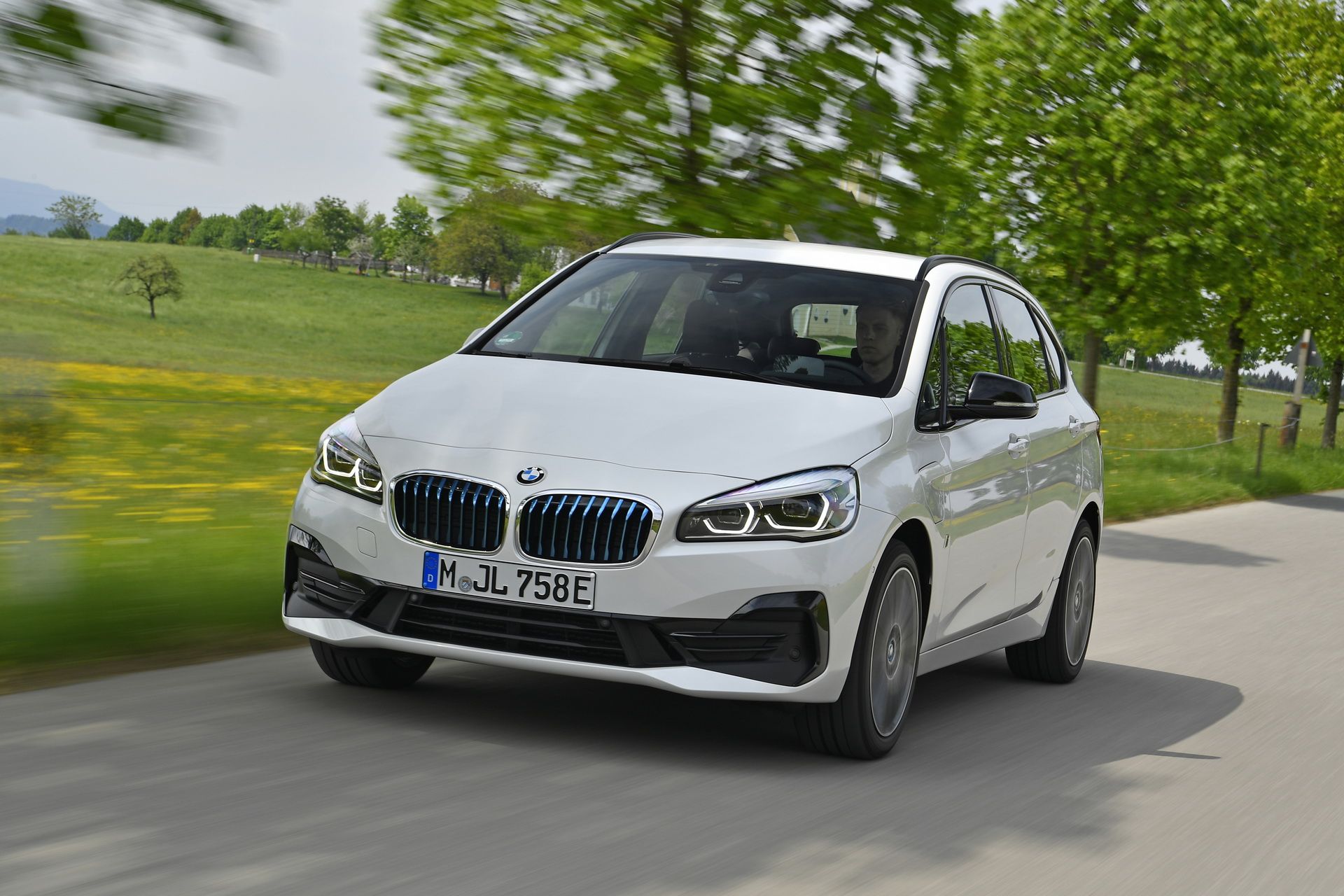 2018-bmw-225xe-iperformance-21 Explore Facelifted 2018 BMW 2-Series Gran And Active Tourer MPVs In 131 Pictures