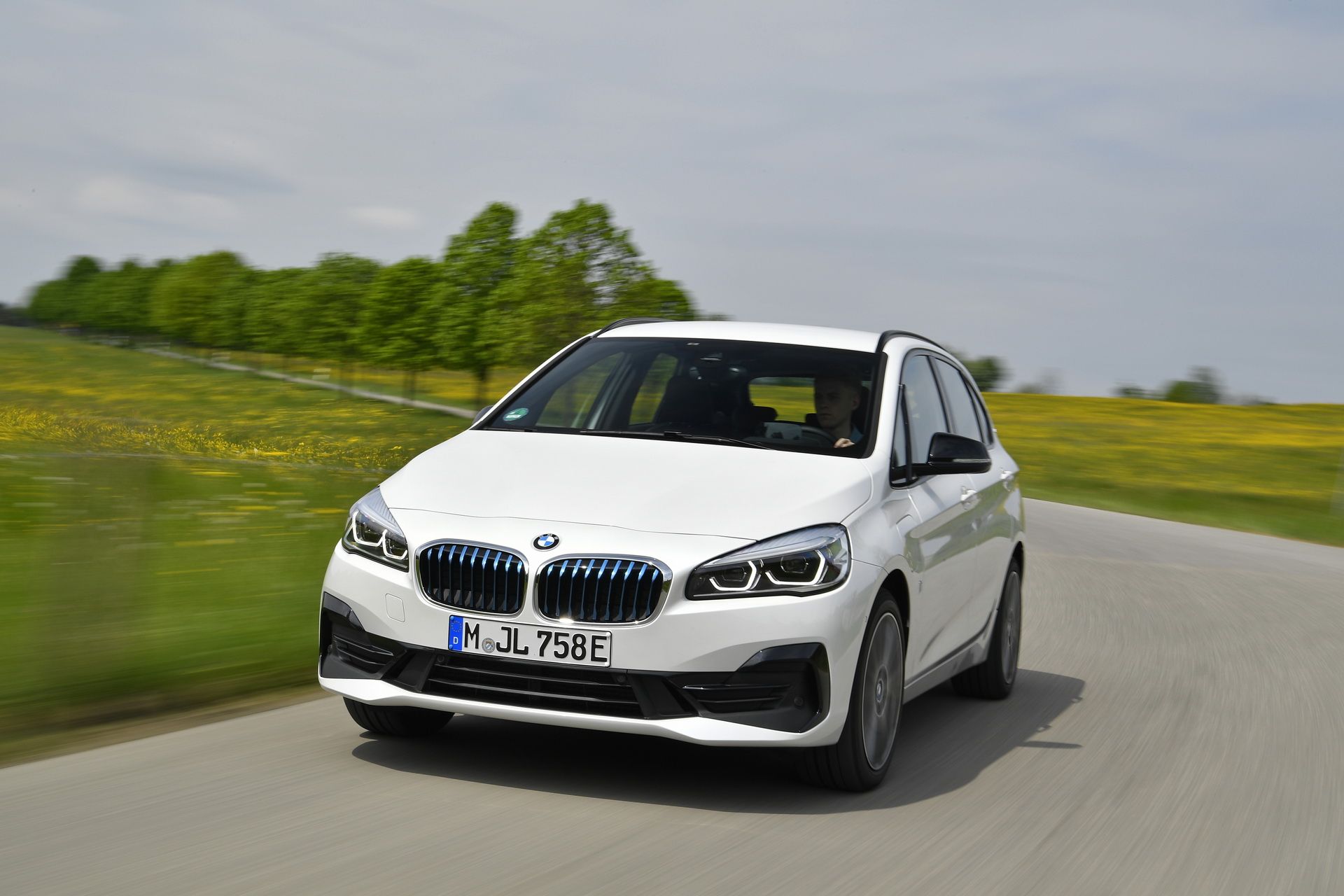 2018-bmw-225xe-iperformance-22 Explore Facelifted 2018 BMW 2-Series Gran And Active Tourer MPVs In 131 Pictures