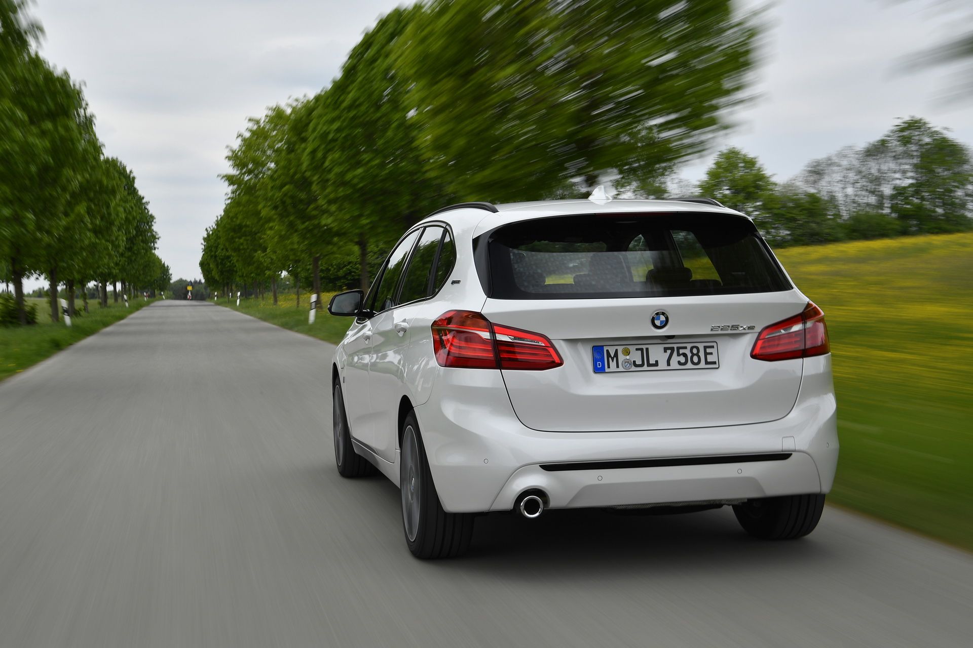 2018-bmw-225xe-iperformance-26 Explore Facelifted 2018 BMW 2-Series Gran And Active Tourer MPVs In 131 Pictures