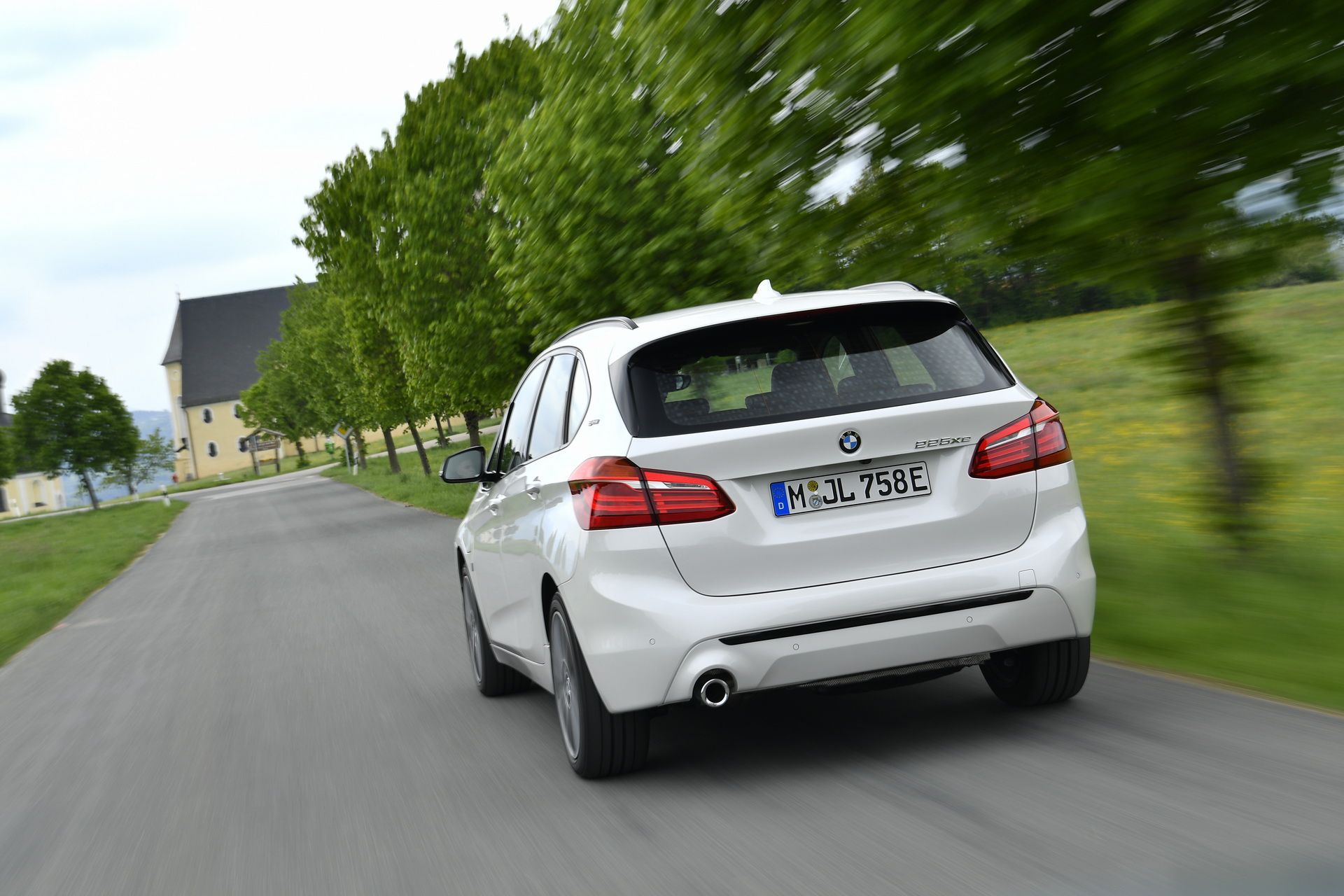 2018-bmw-225xe-iperformance-28 Explore Facelifted 2018 BMW 2-Series Gran And Active Tourer MPVs In 131 Pictures