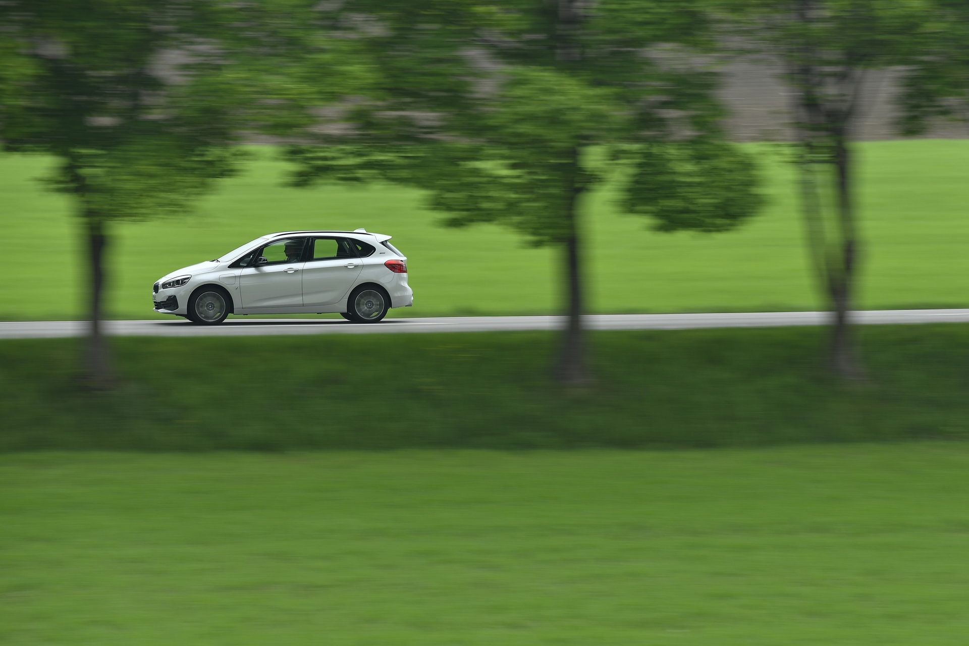 2018-bmw-225xe-iperformance-29 Explore Facelifted 2018 BMW 2-Series Gran And Active Tourer MPVs In 131 Pictures