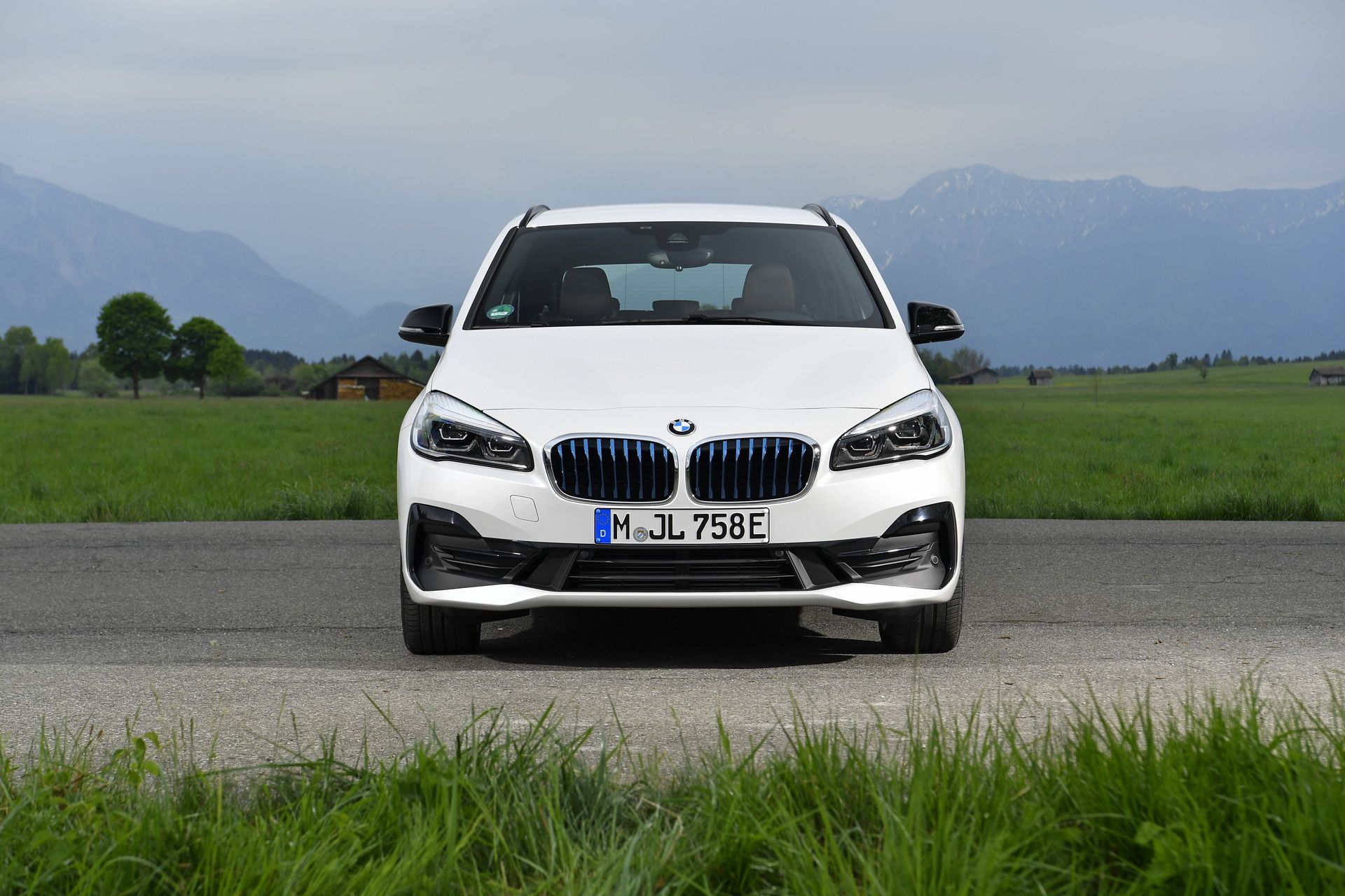2018-bmw-225xe-iperformance-36 Explore Facelifted 2018 BMW 2-Series Gran And Active Tourer MPVs In 131 Pictures