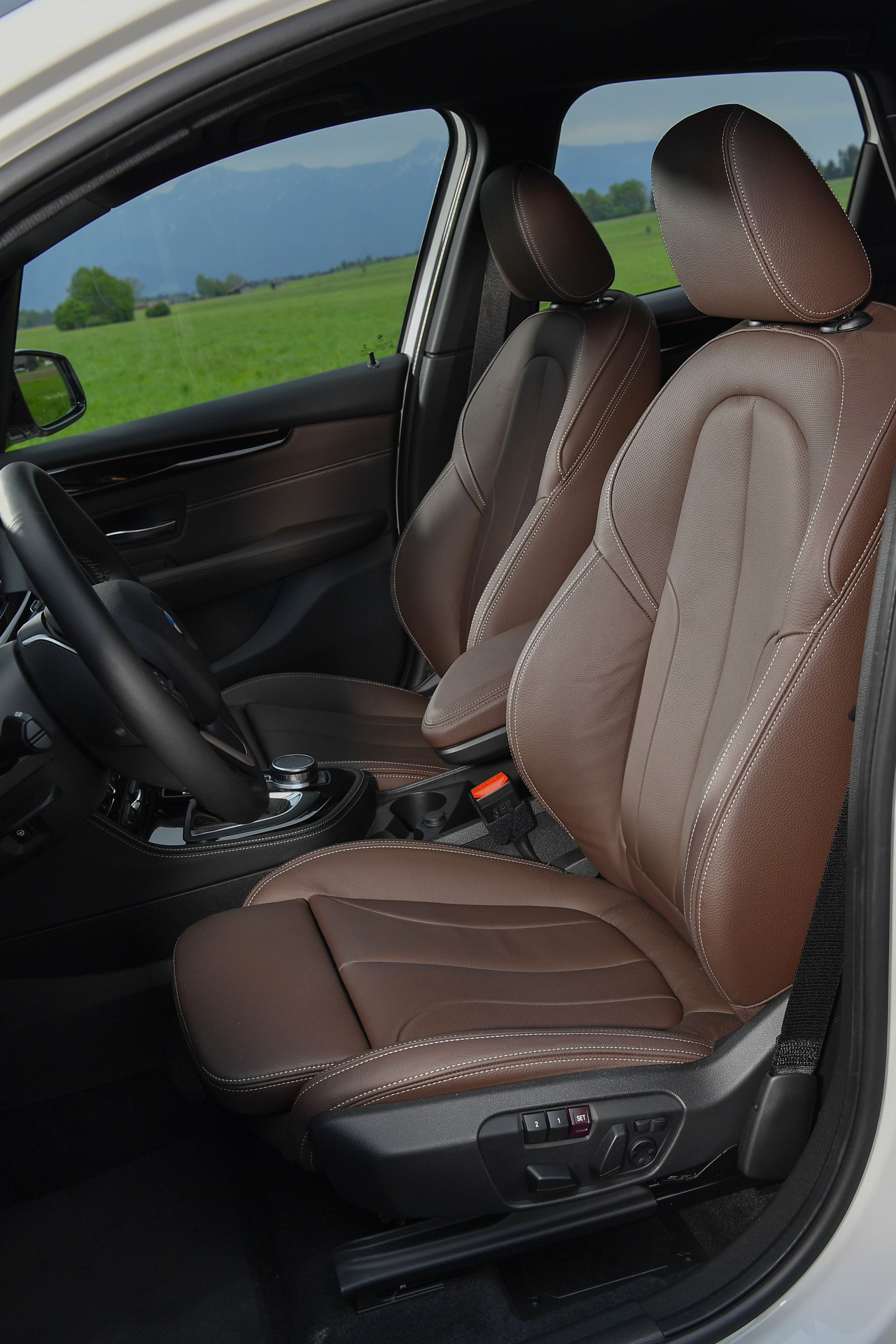 2018-bmw-225xe-iperformance-42 Explore Facelifted 2018 BMW 2-Series Gran And Active Tourer MPVs In 131 Pictures