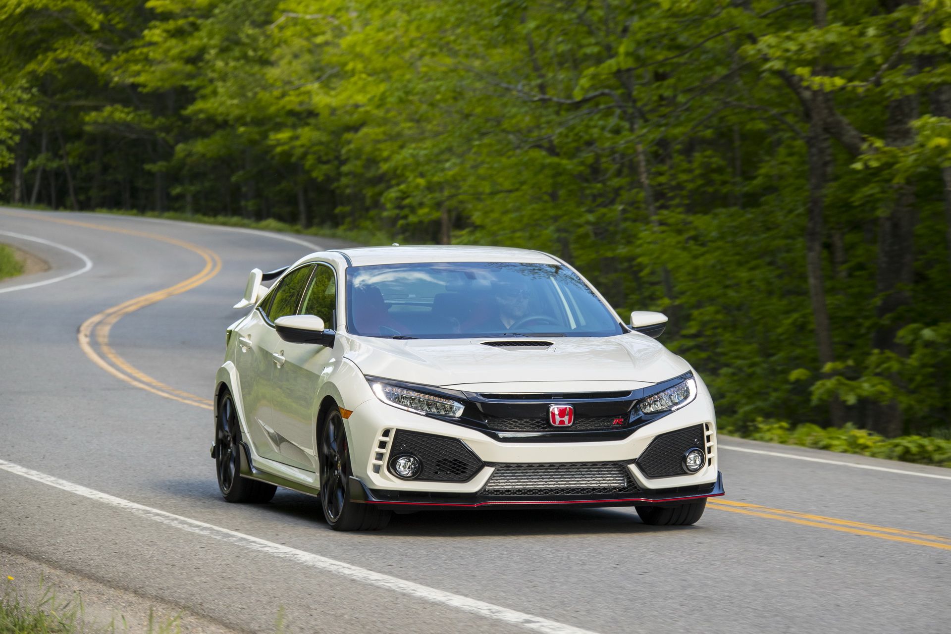 2018-honda-civic-type-r-1 2018.5 Honda Civic Type R Gets Price Bump In U.S., Offers No Extra Gear