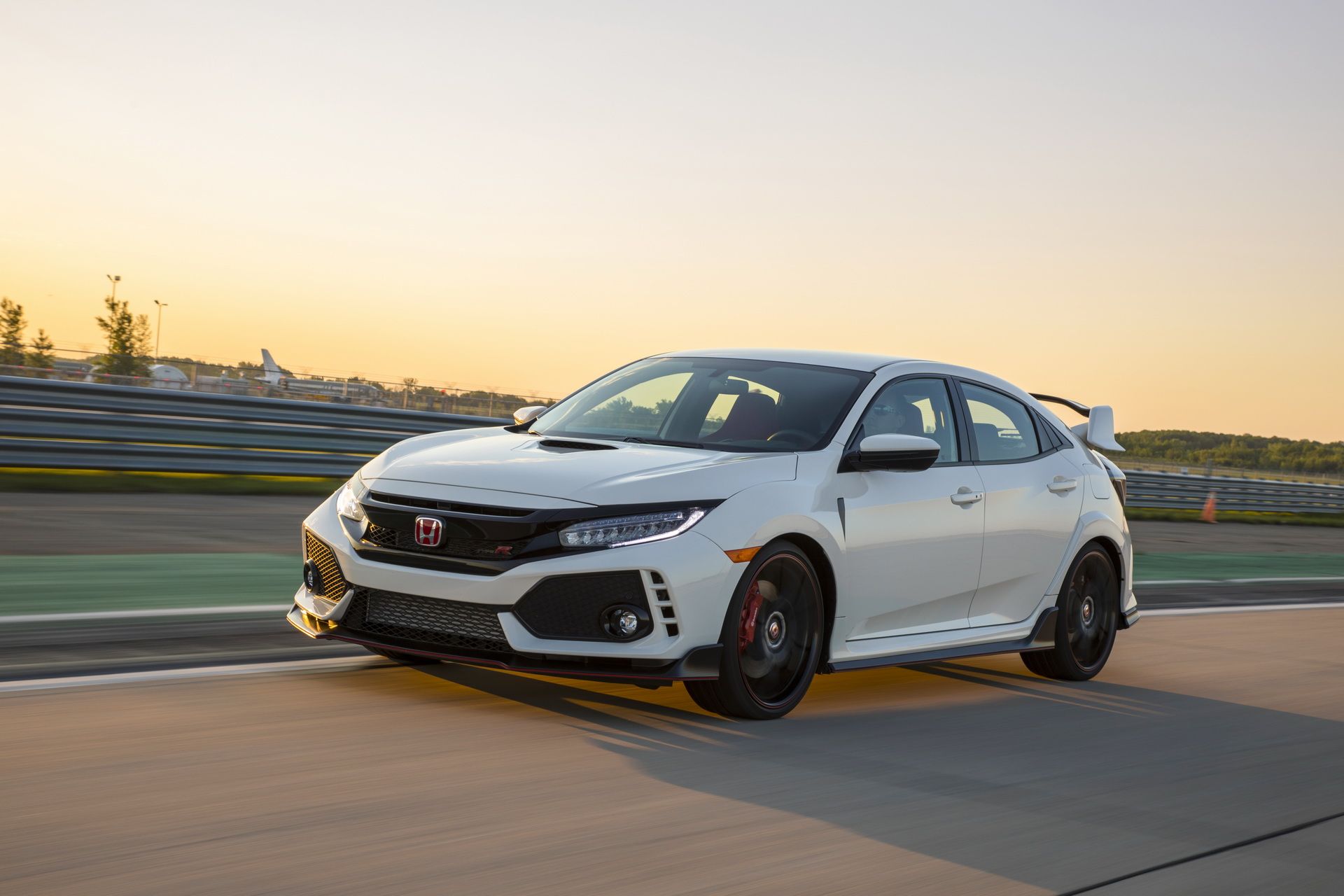2018-honda-civic-type-r-2 2018.5 Honda Civic Type R Gets Price Bump In U.S., Offers No Extra Gear