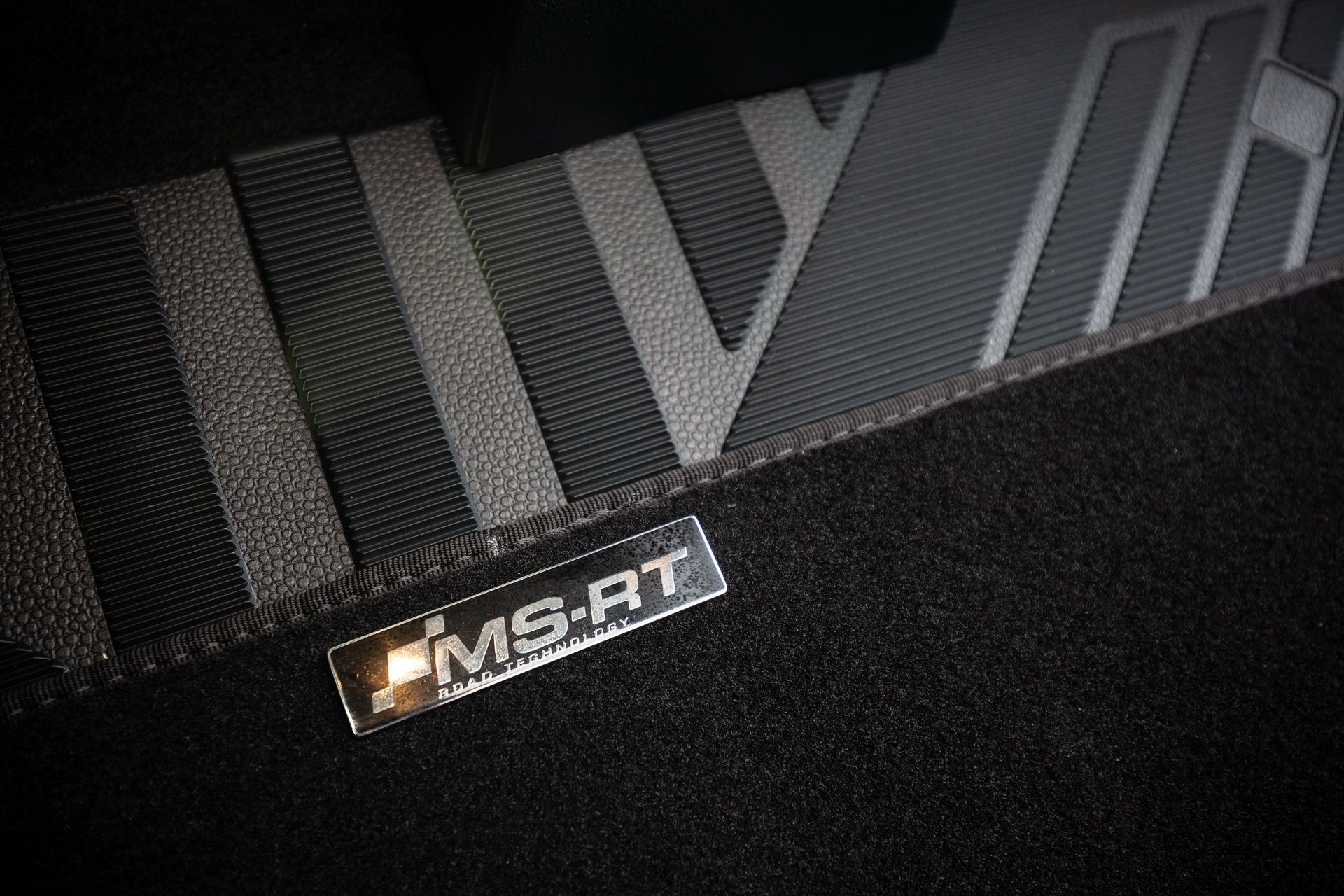 2018-ms-rt-ford-transit-custom-51 Rally-Inspired MS-RT Ford Transit Custom Is Soccer Dad’s Van