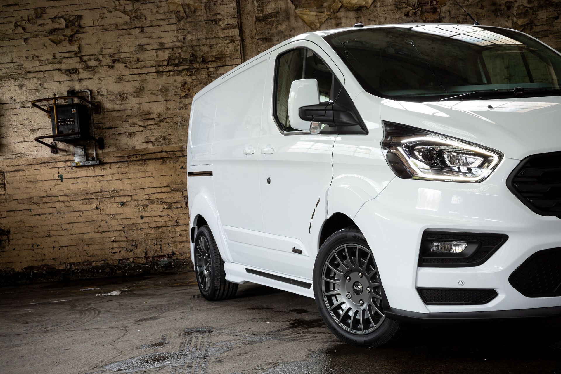2018-ms-rt-ford-transit-custom-56 Rally-Inspired MS-RT Ford Transit Custom Is Soccer Dad’s Van