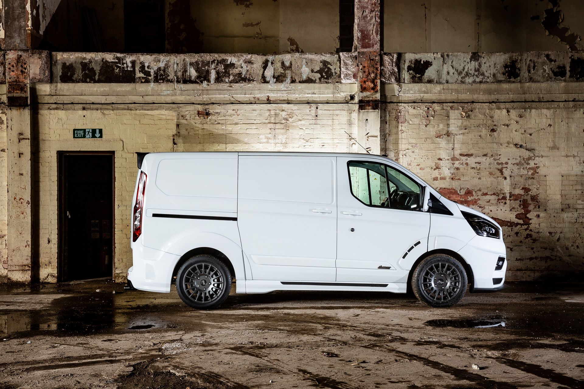 2018-ms-rt-ford-transit-custom-71 Rally-Inspired MS-RT Ford Transit Custom Is Soccer Dad’s Van