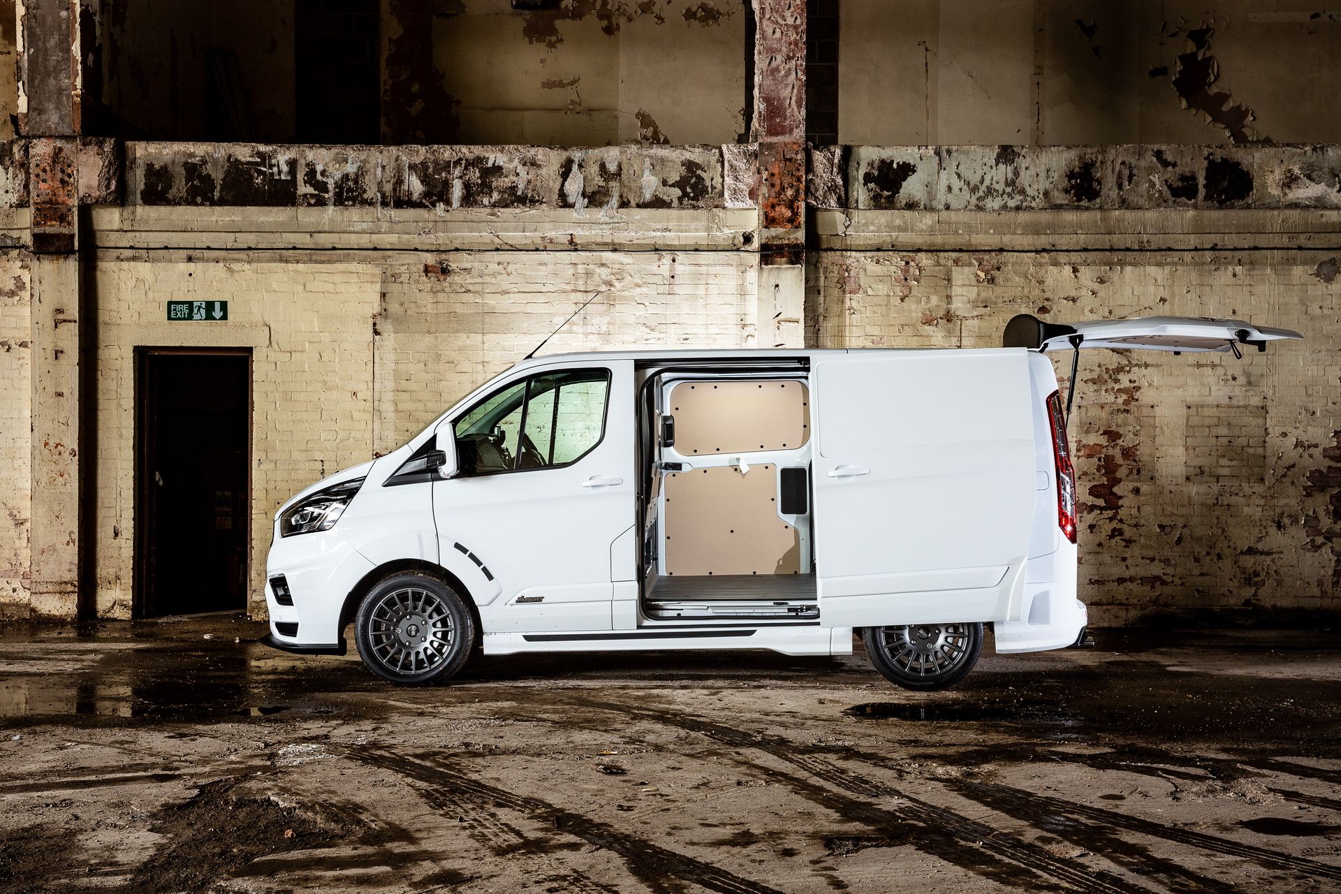 2018-ms-rt-ford-transit-custom-73 Rally-Inspired MS-RT Ford Transit Custom Is Soccer Dad’s Van