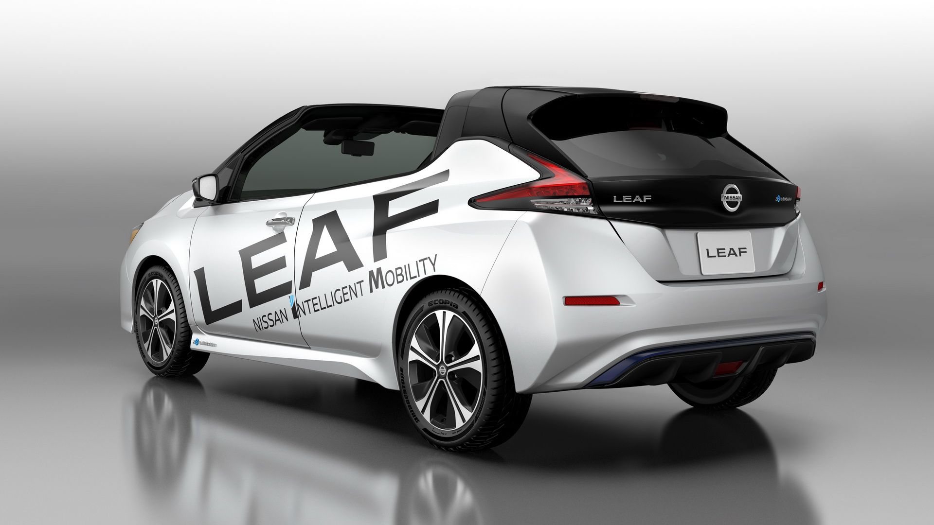 Nissan Leaf conversível 2018-nissan-leaf-open-car-concept-2