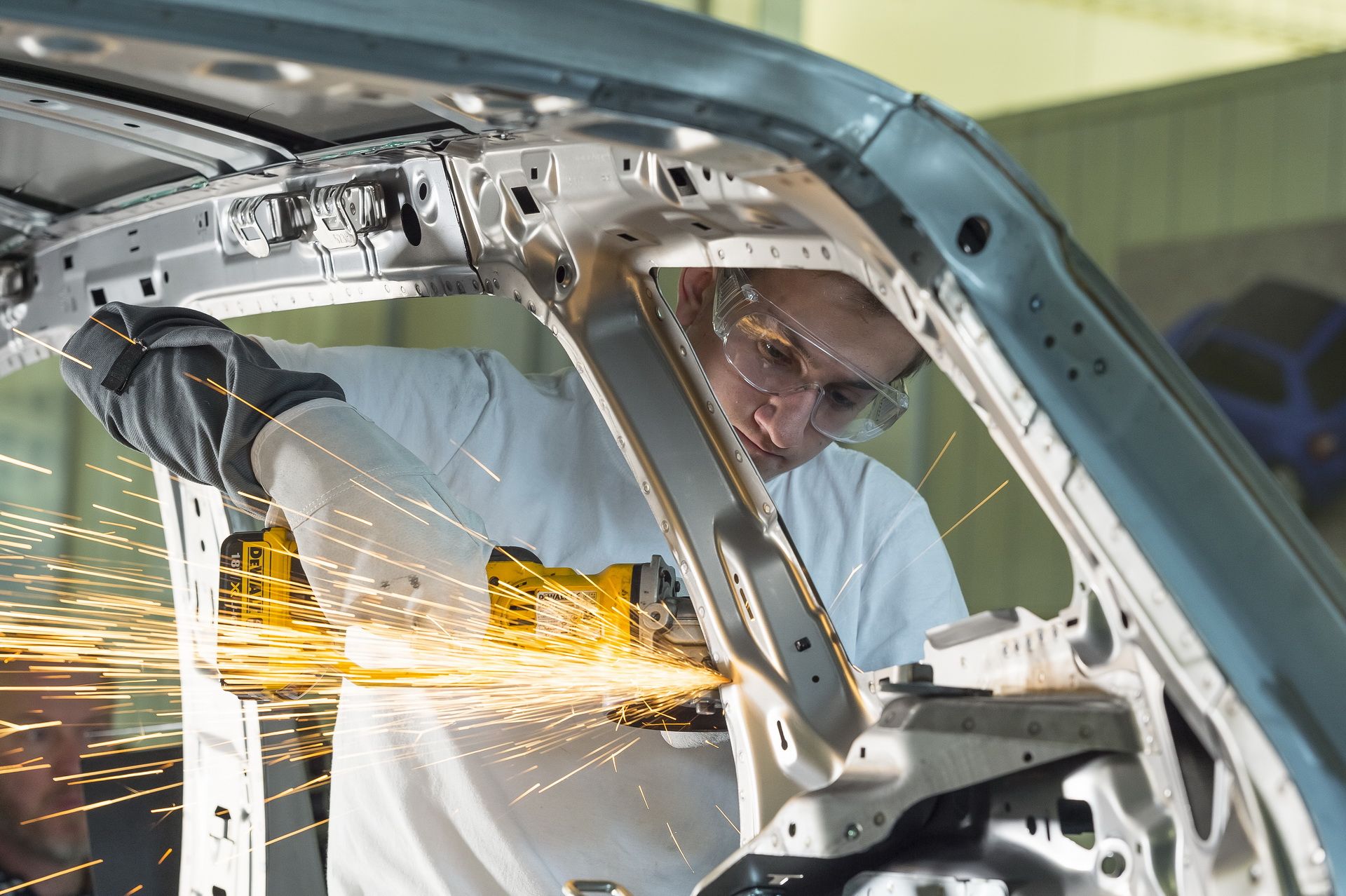 2018-skoda-karoq-convertible-concept-4 Help Skoda’s Apprentices Name The Karoq Convertible Concept